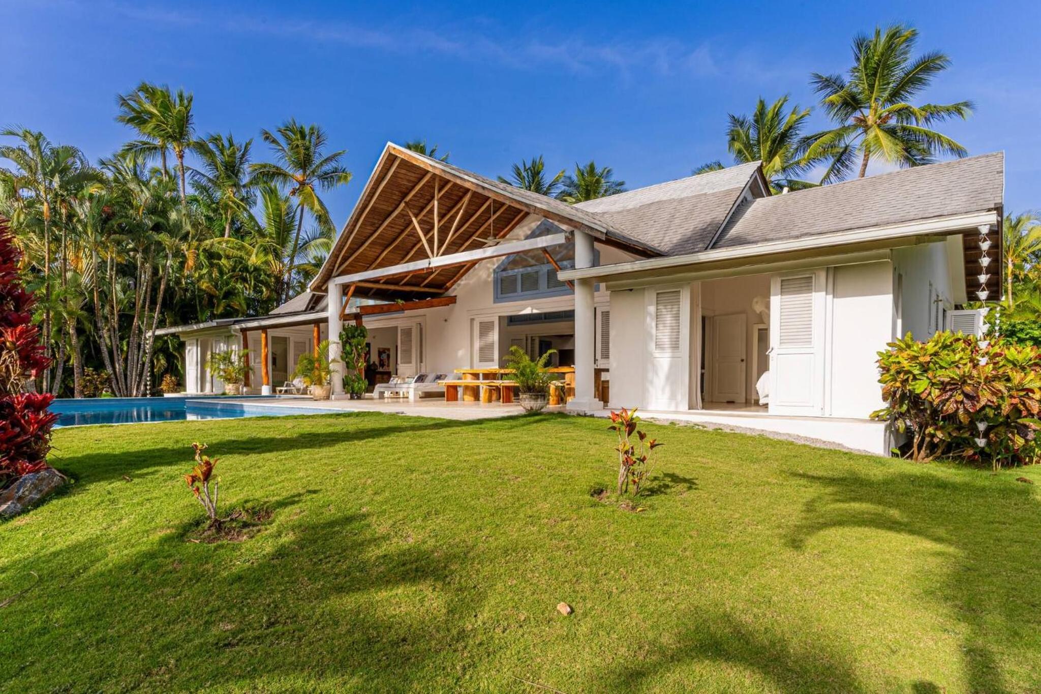 Las Marinas Los Nmada, 80 meters from Coson beach