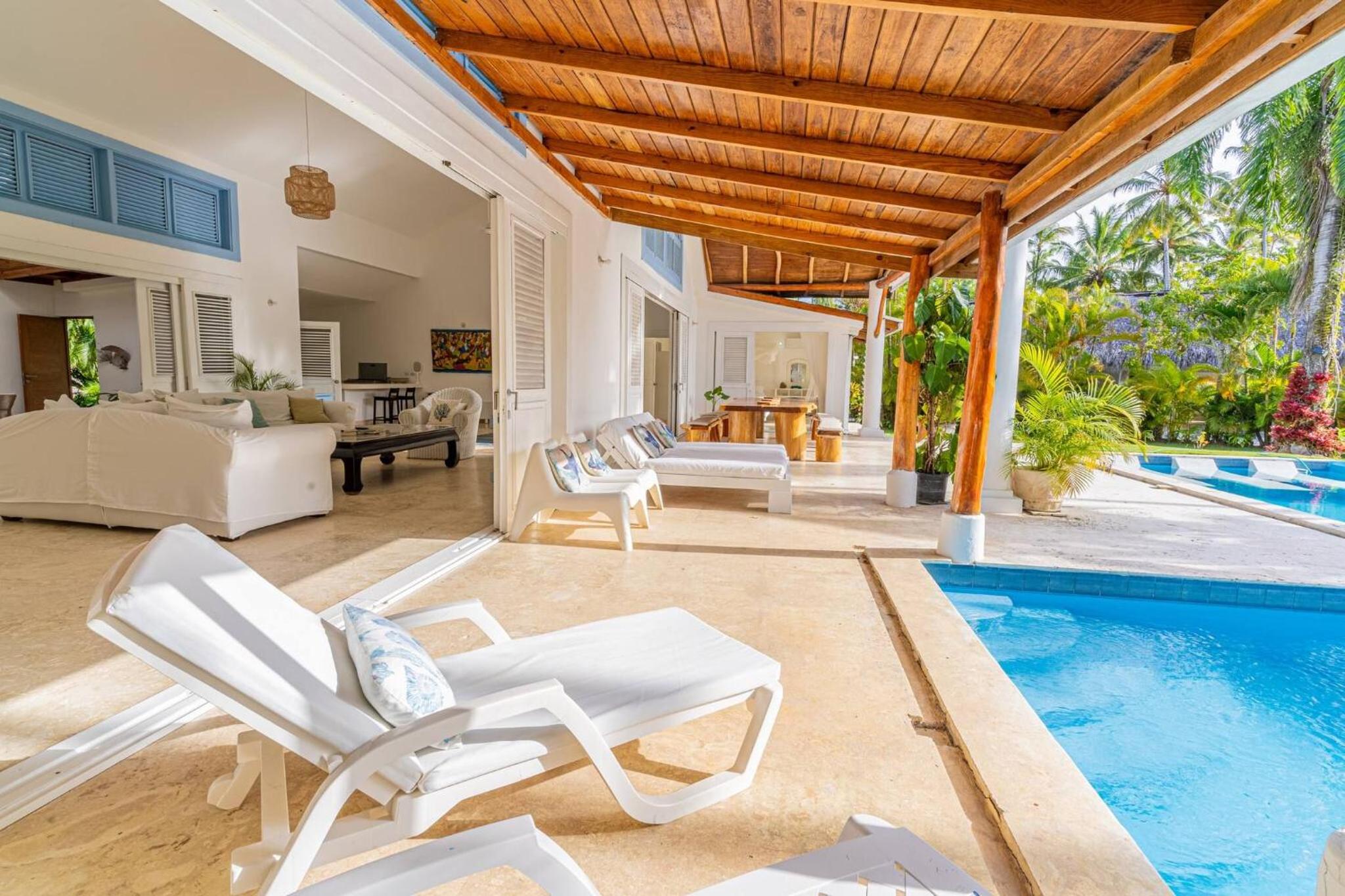 Las Marinas Los Nmada, 80 meters from Coson beach