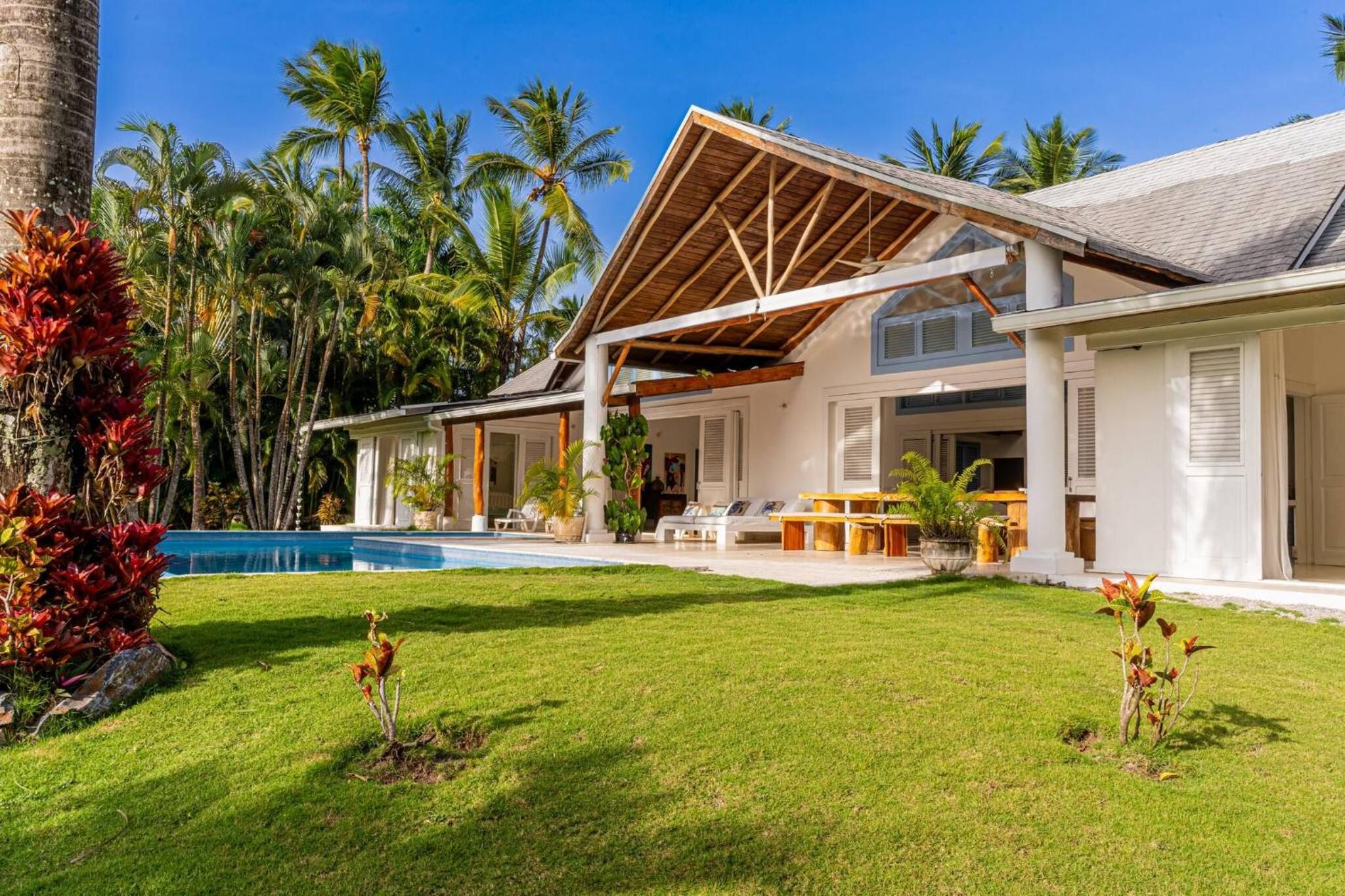 Las Marinas Los Nmada, 80 meters from Coson beach