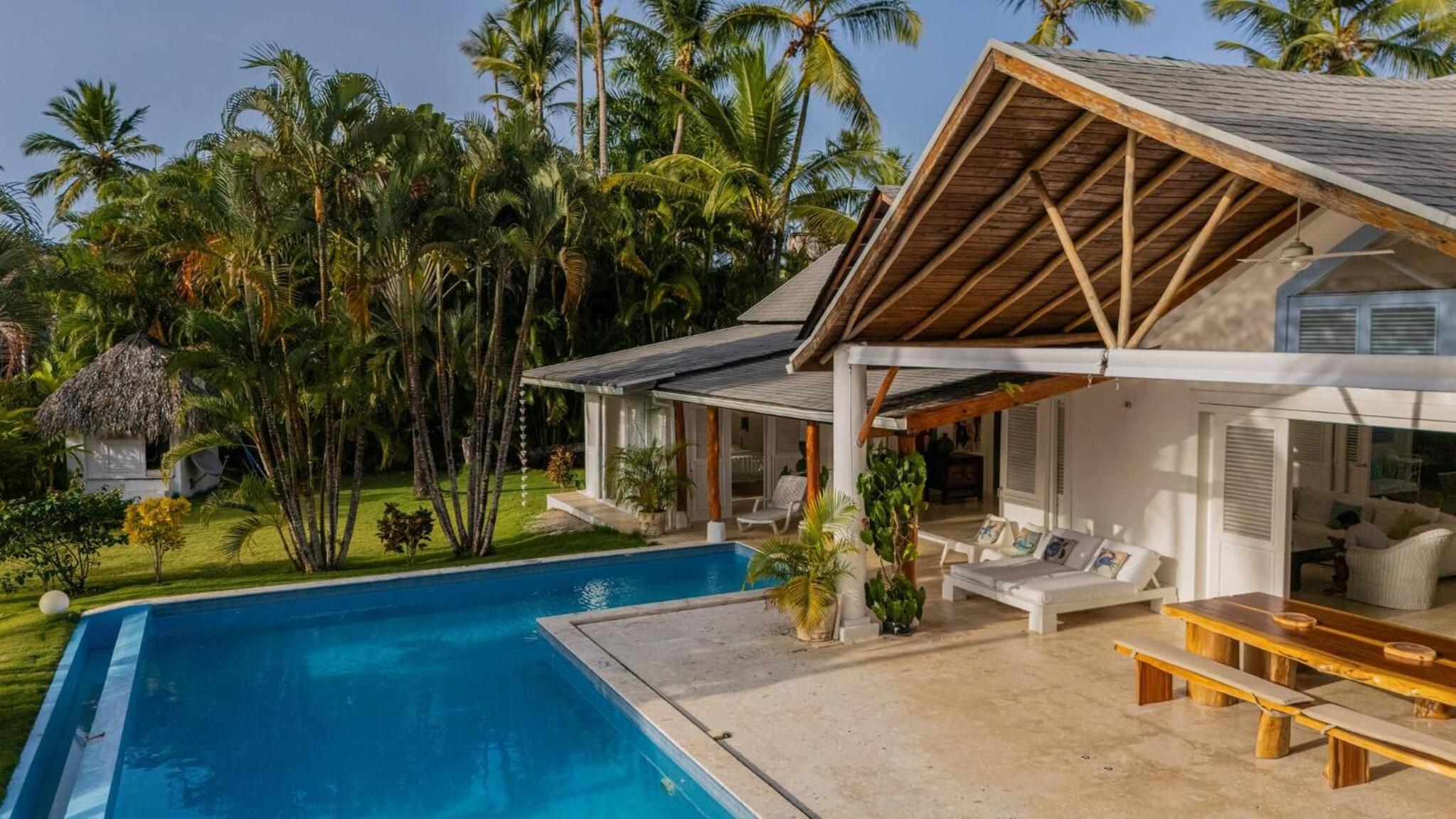Las Marinas Los Nmada, 80 meters from Coson beach