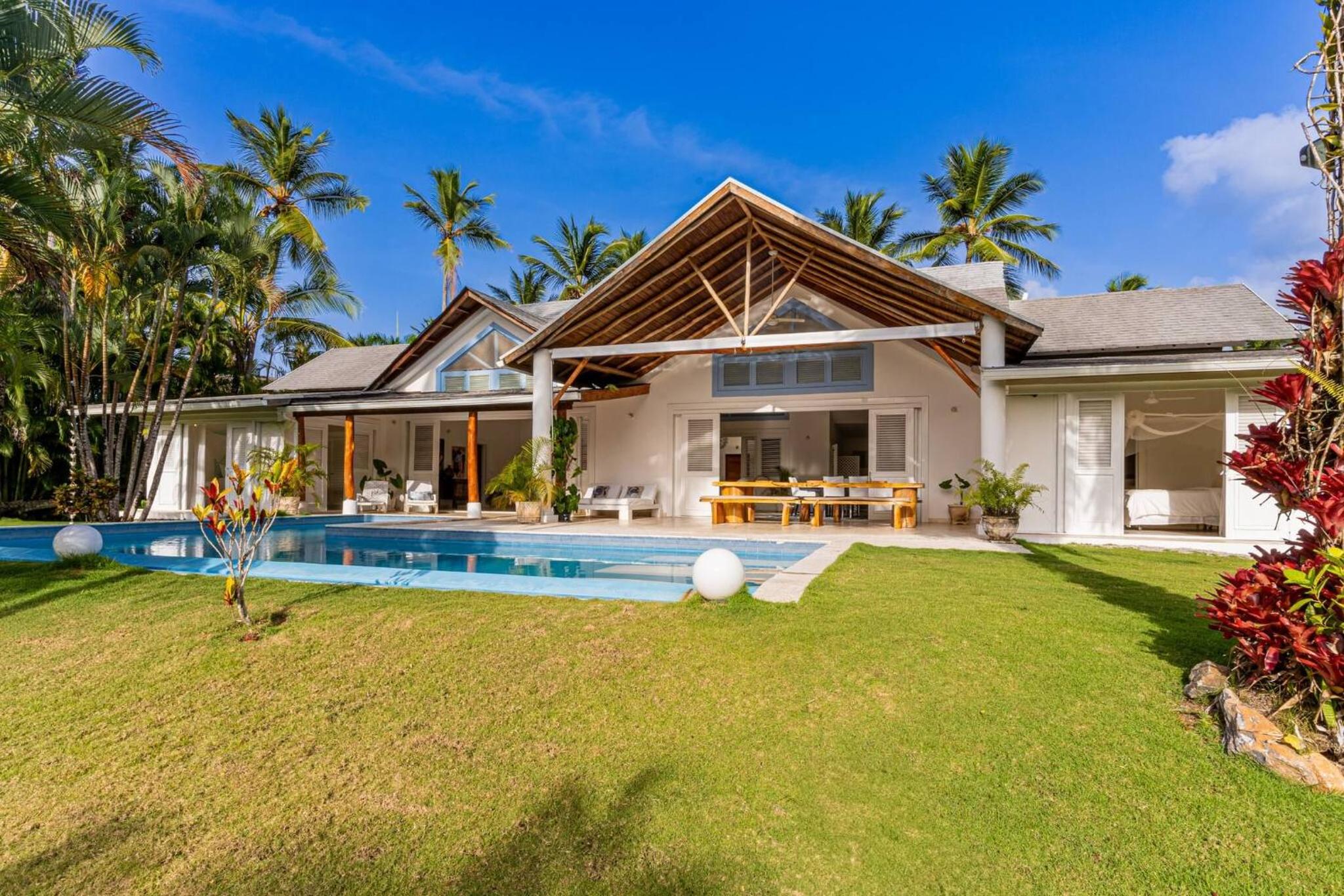 Las Marinas Los Nmada, 80 meters from Coson beach