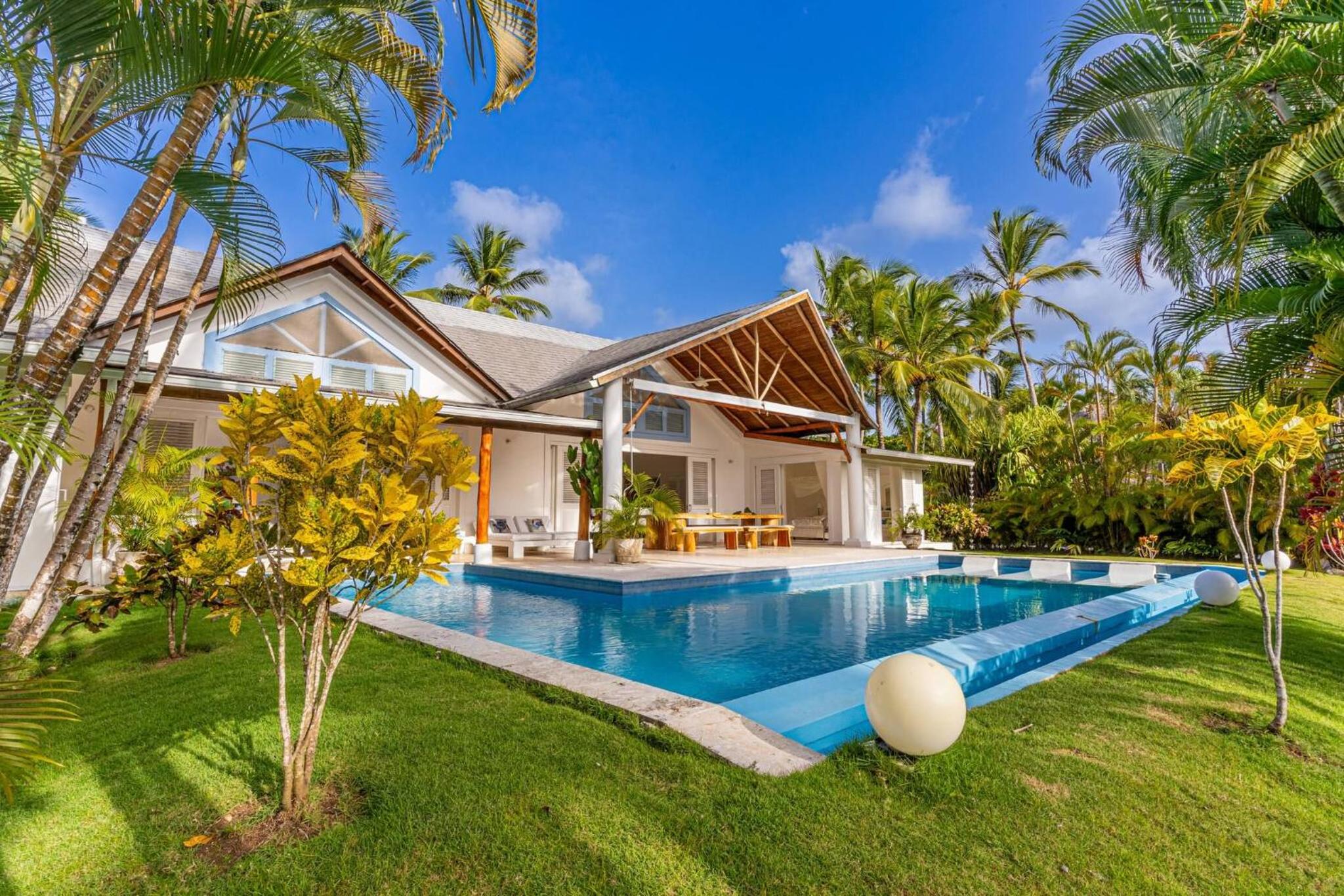 Las Marinas Los Nmada, 80 meters from Coson beach