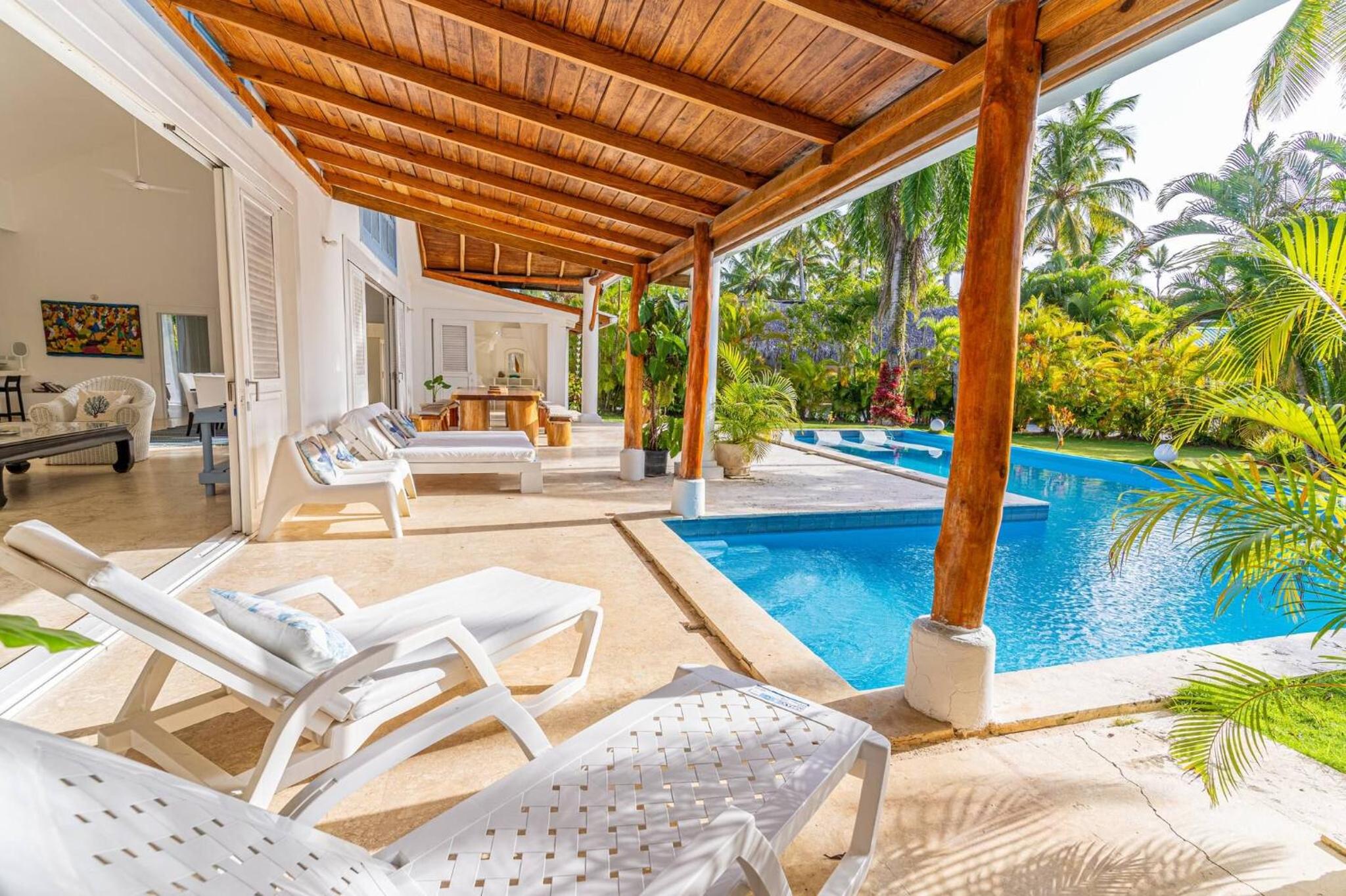 Las Marinas Los Nmada, 80 meters from Coson beach