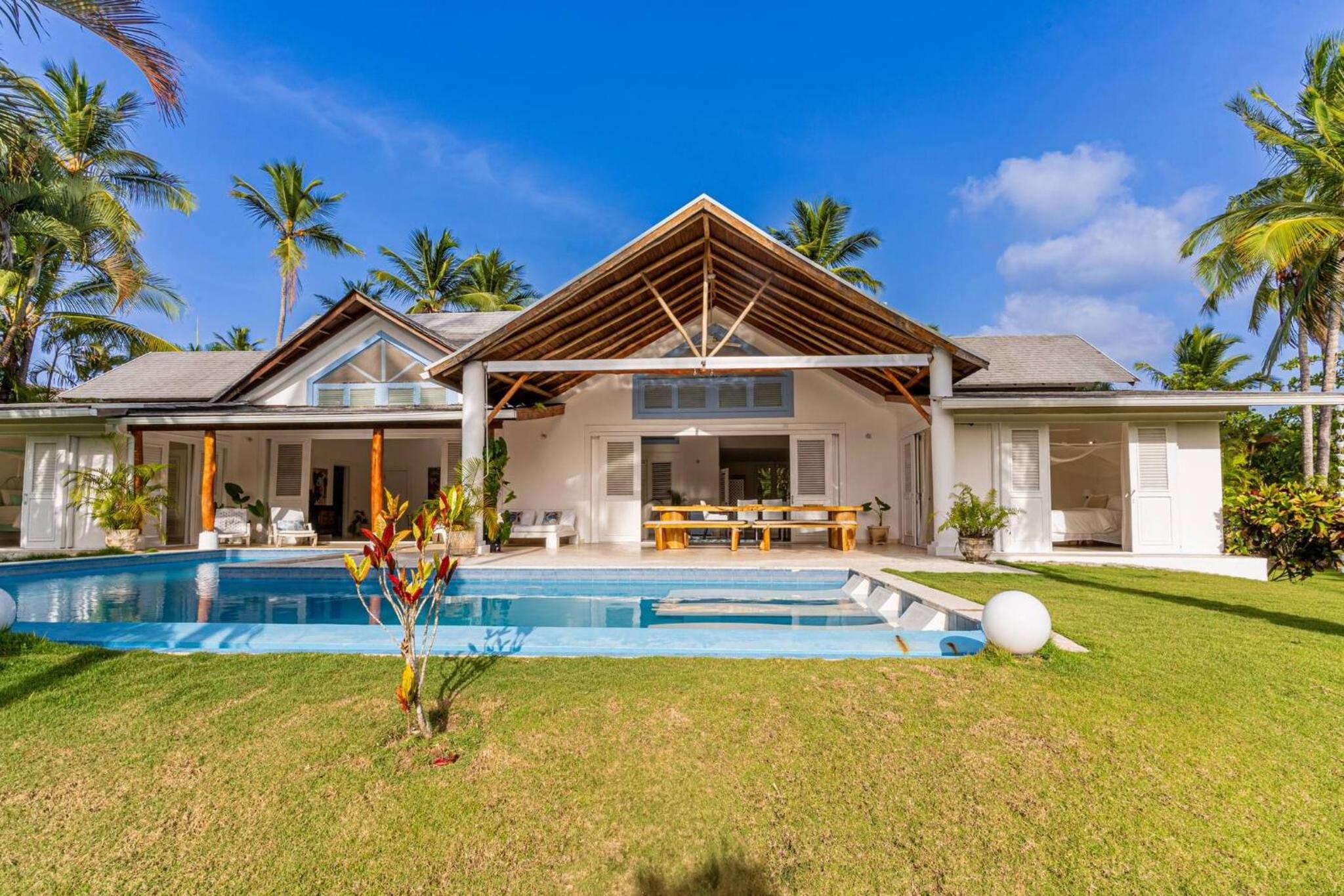 Las Marinas Los Nmada, 80 meters from Coson beach