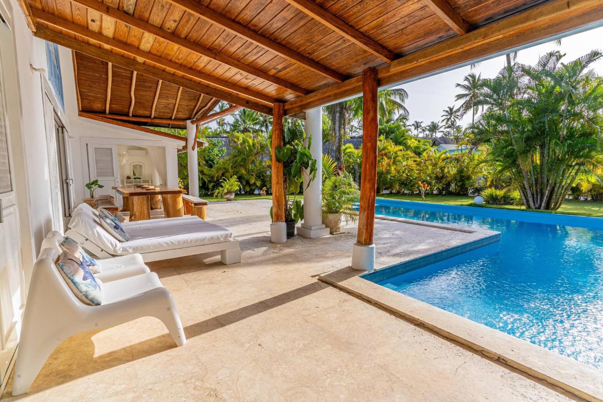 Las Marinas Los Nmada, 80 meters from Coson beach