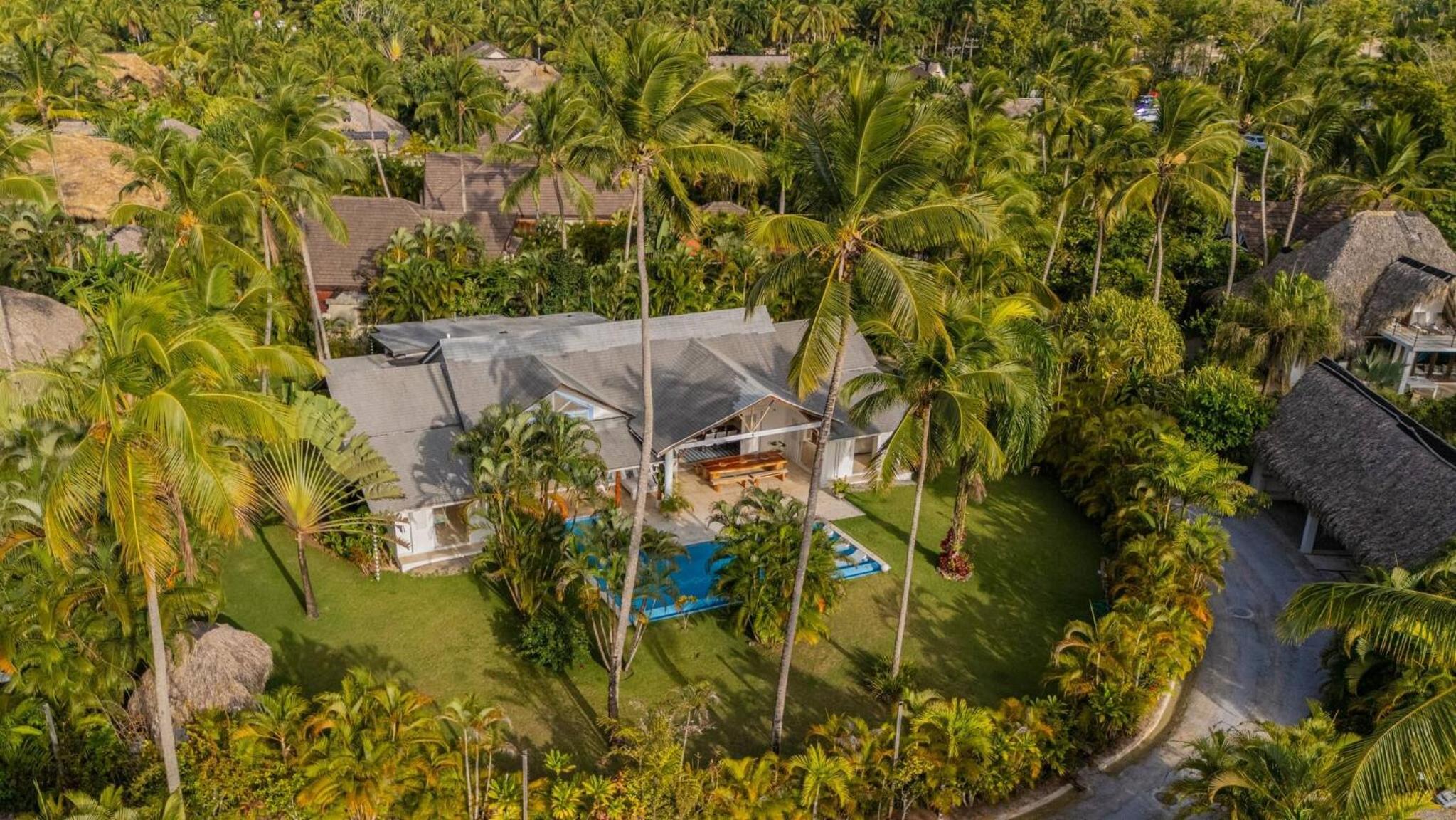 Las Marinas Los Nmada, 80 meters from Coson beach