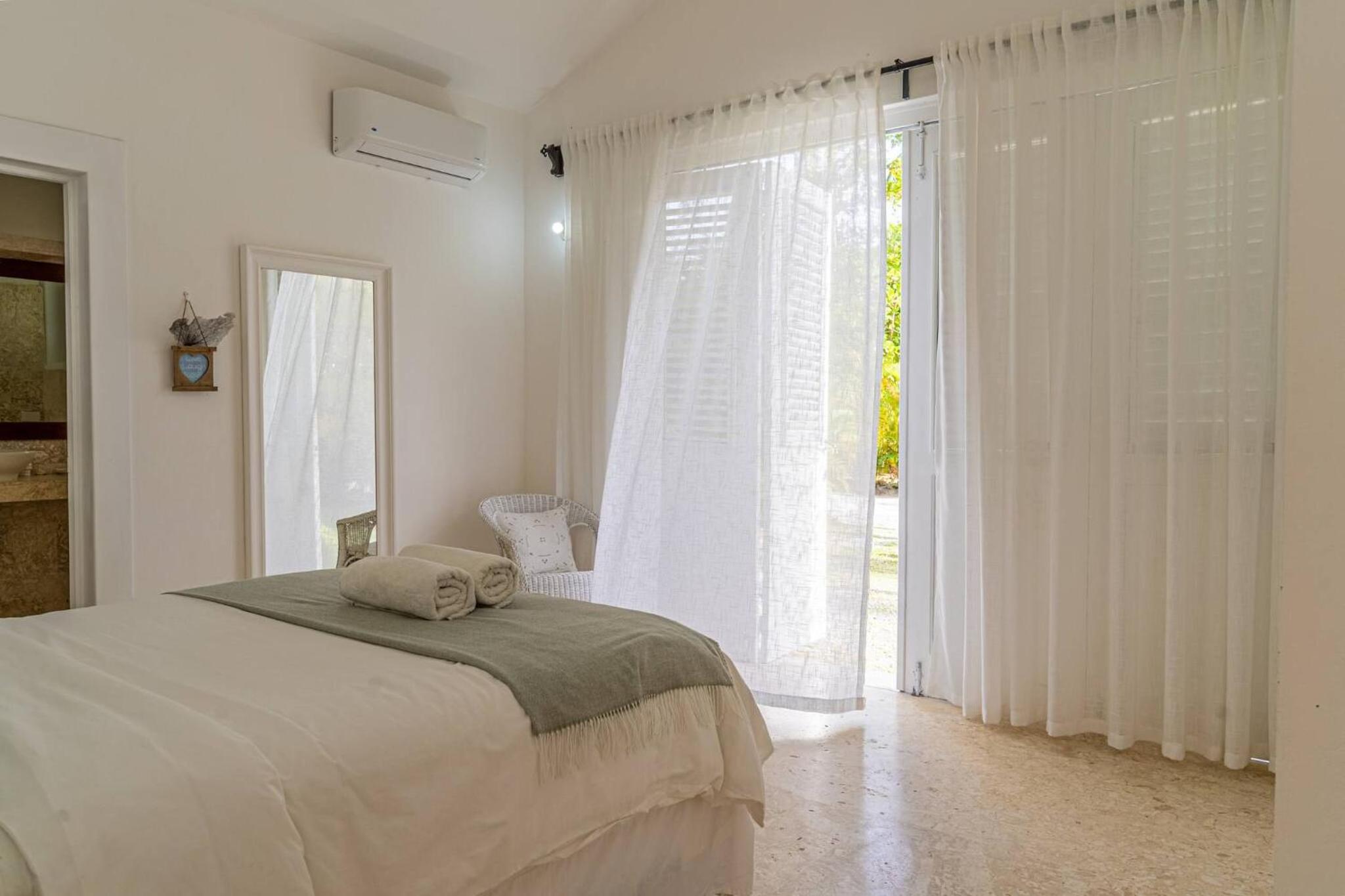 Las Marinas Los Nmada, 80 meters from Coson beach