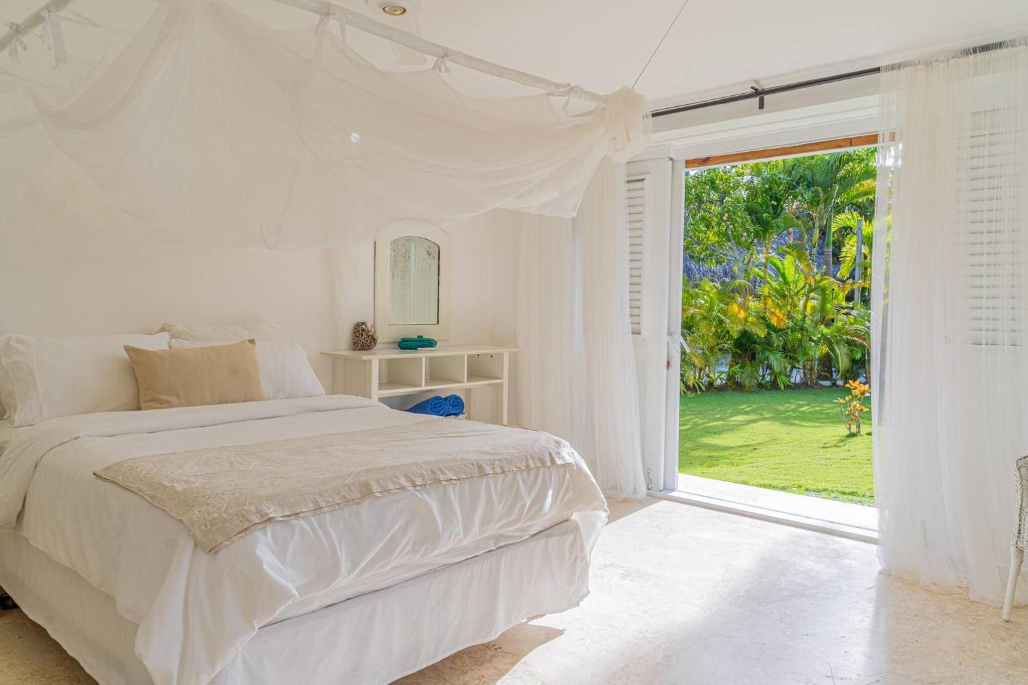 Las Marinas Los Nmada, 80 meters from Coson beach