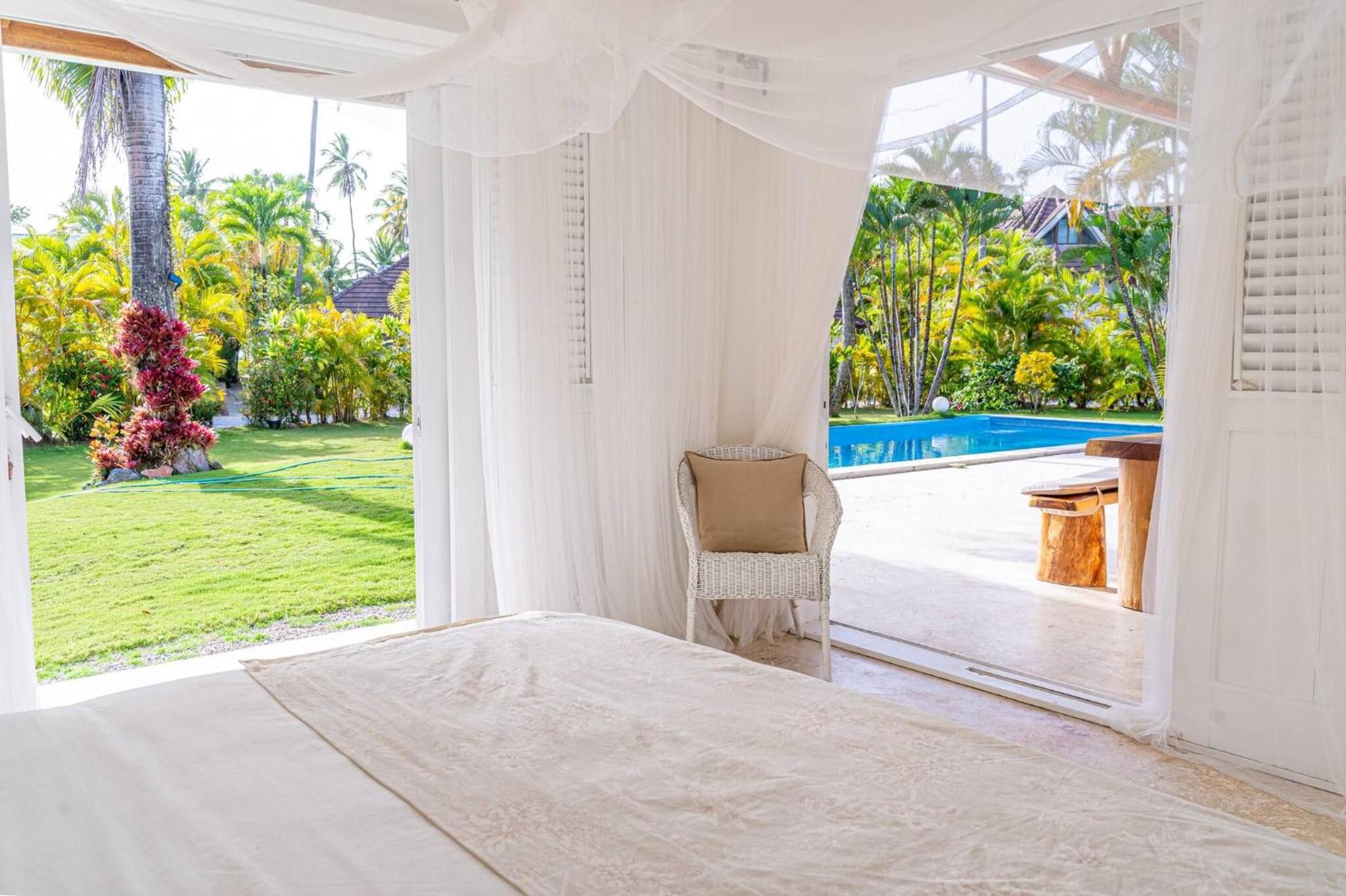 Las Marinas Los Nmada, 80 meters from Coson beach