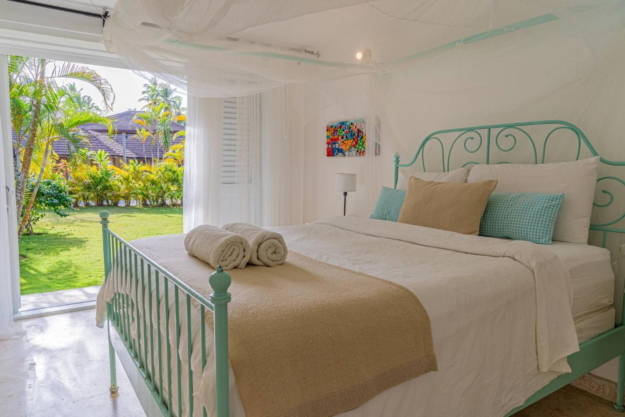 Las Marinas Los Nmada, 80 meters from Coson beach