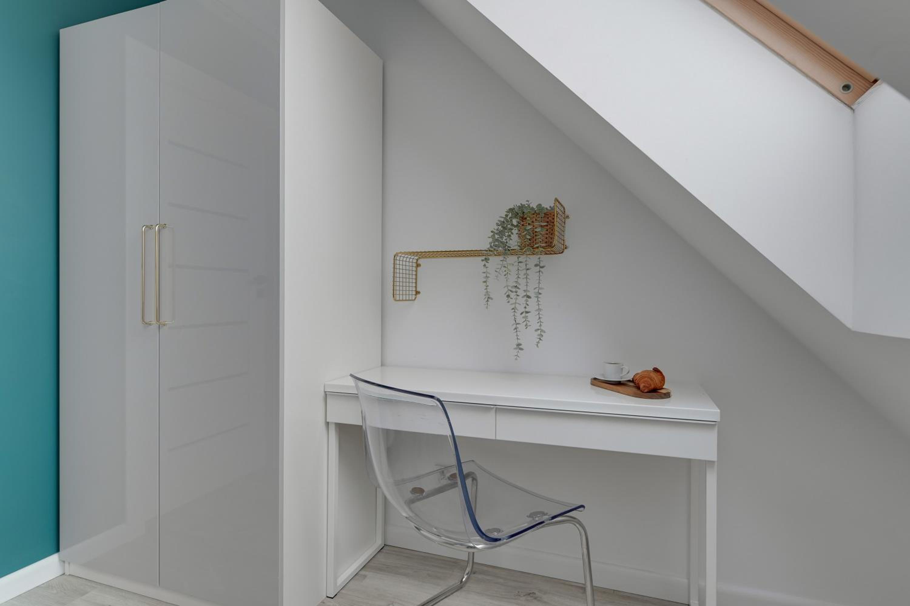 Aura III Apartments & Free Parking by Downtown Apartments