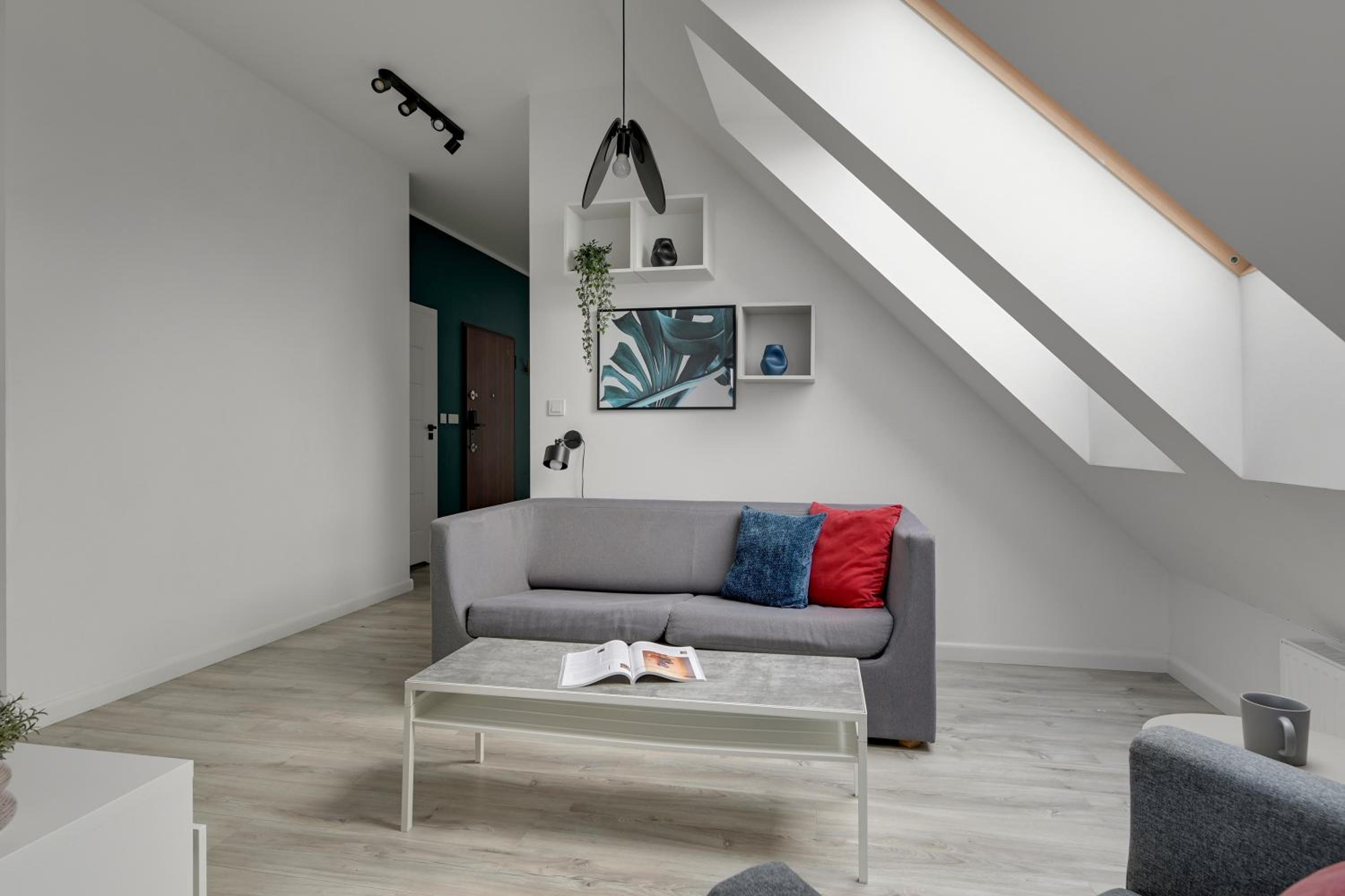 Aura III Apartments & Free Parking by Downtown Apartments