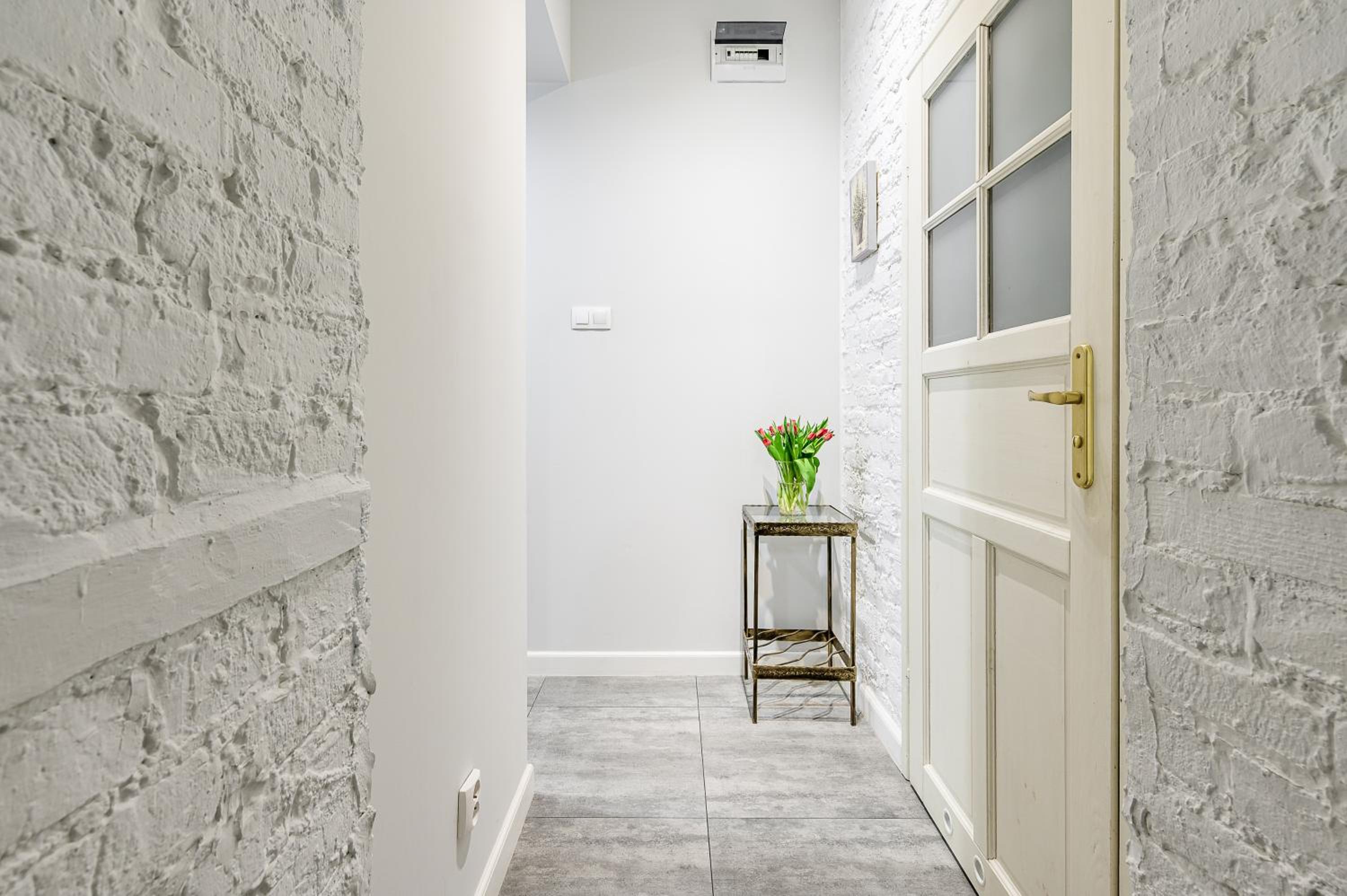 Lumina bright apartment in the City Center