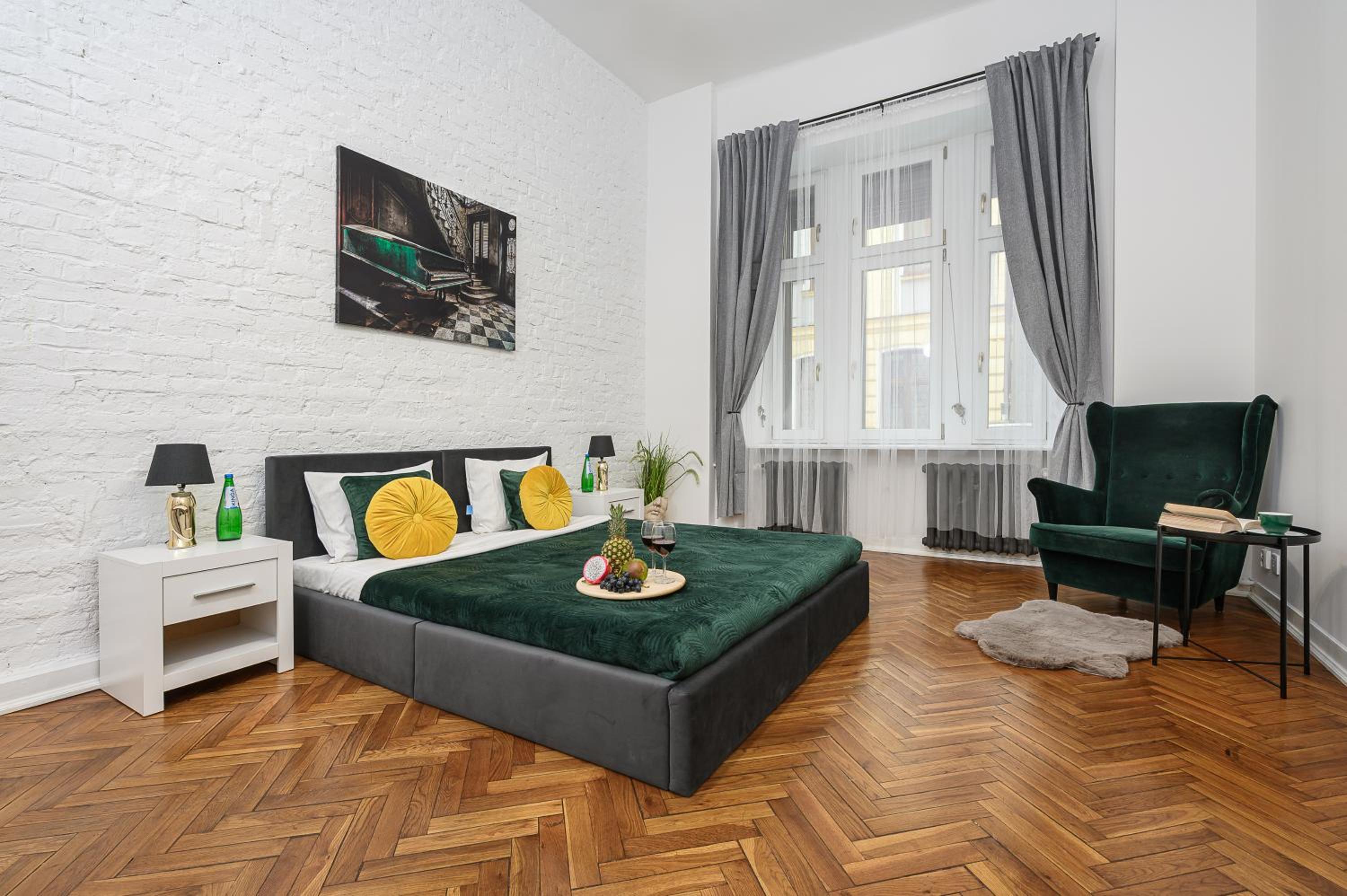 Lumina bright apartment in the City Center