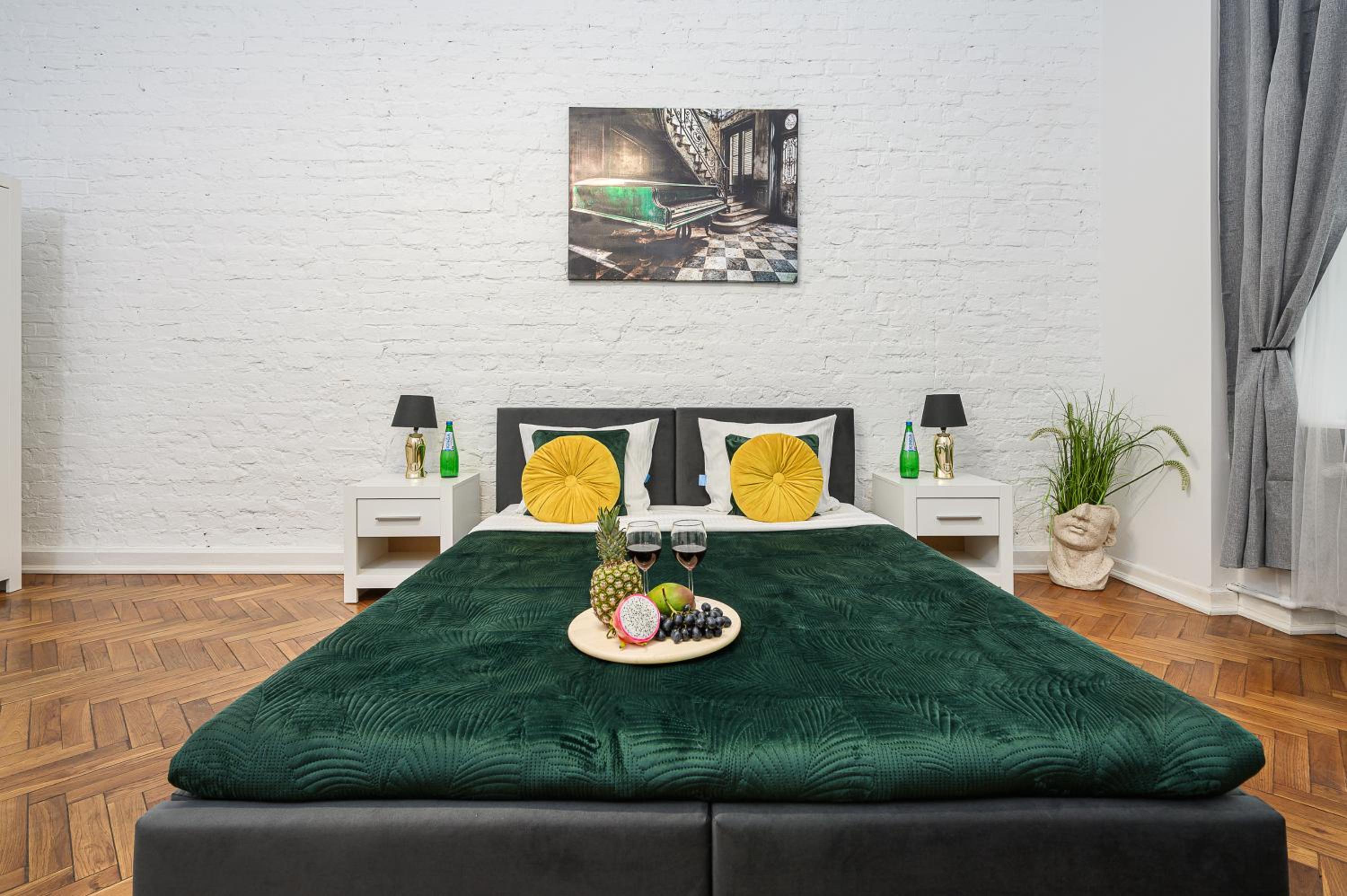 Lumina bright apartment in the City Center