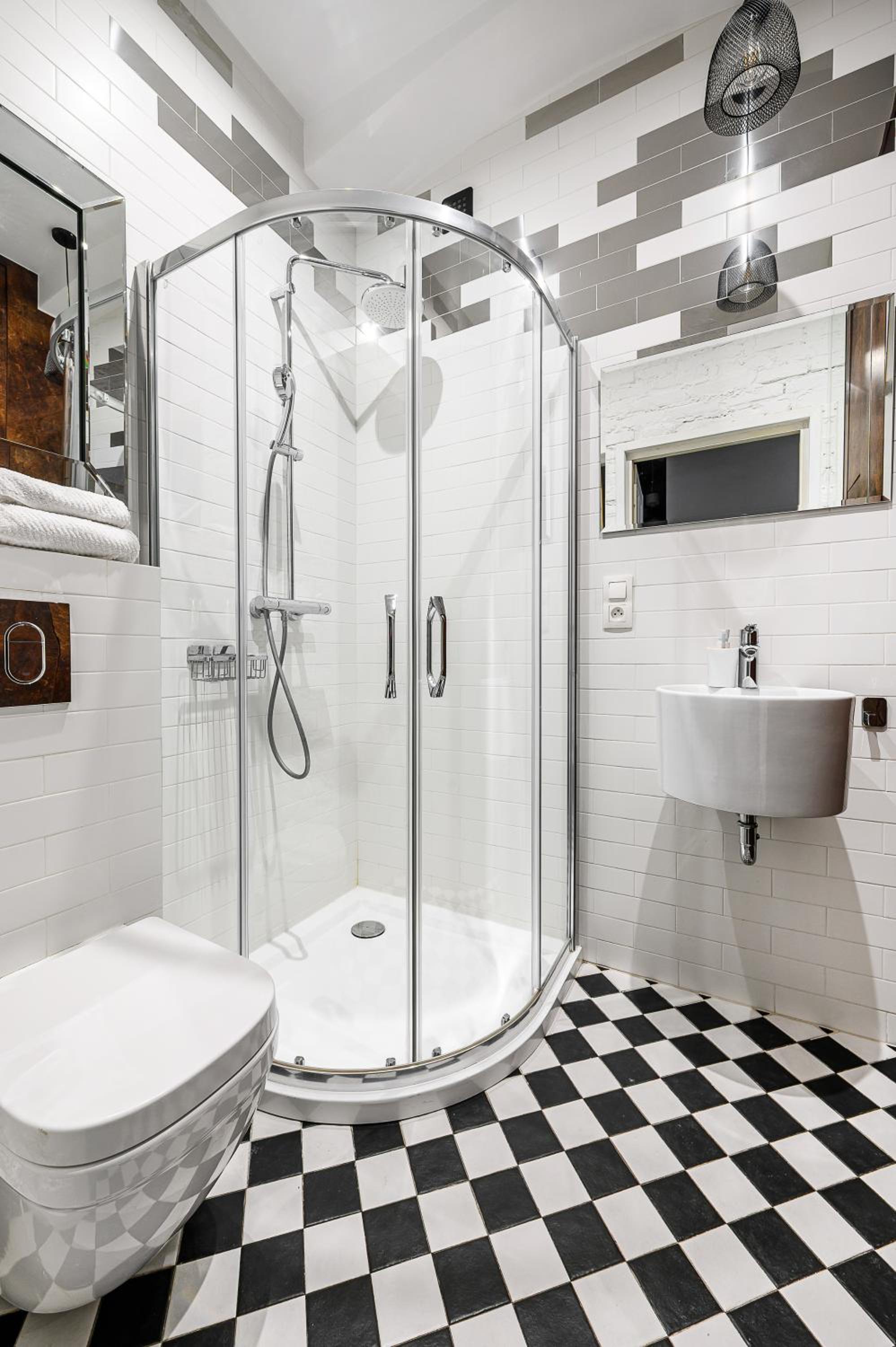 Lumina bright apartment in the City Center