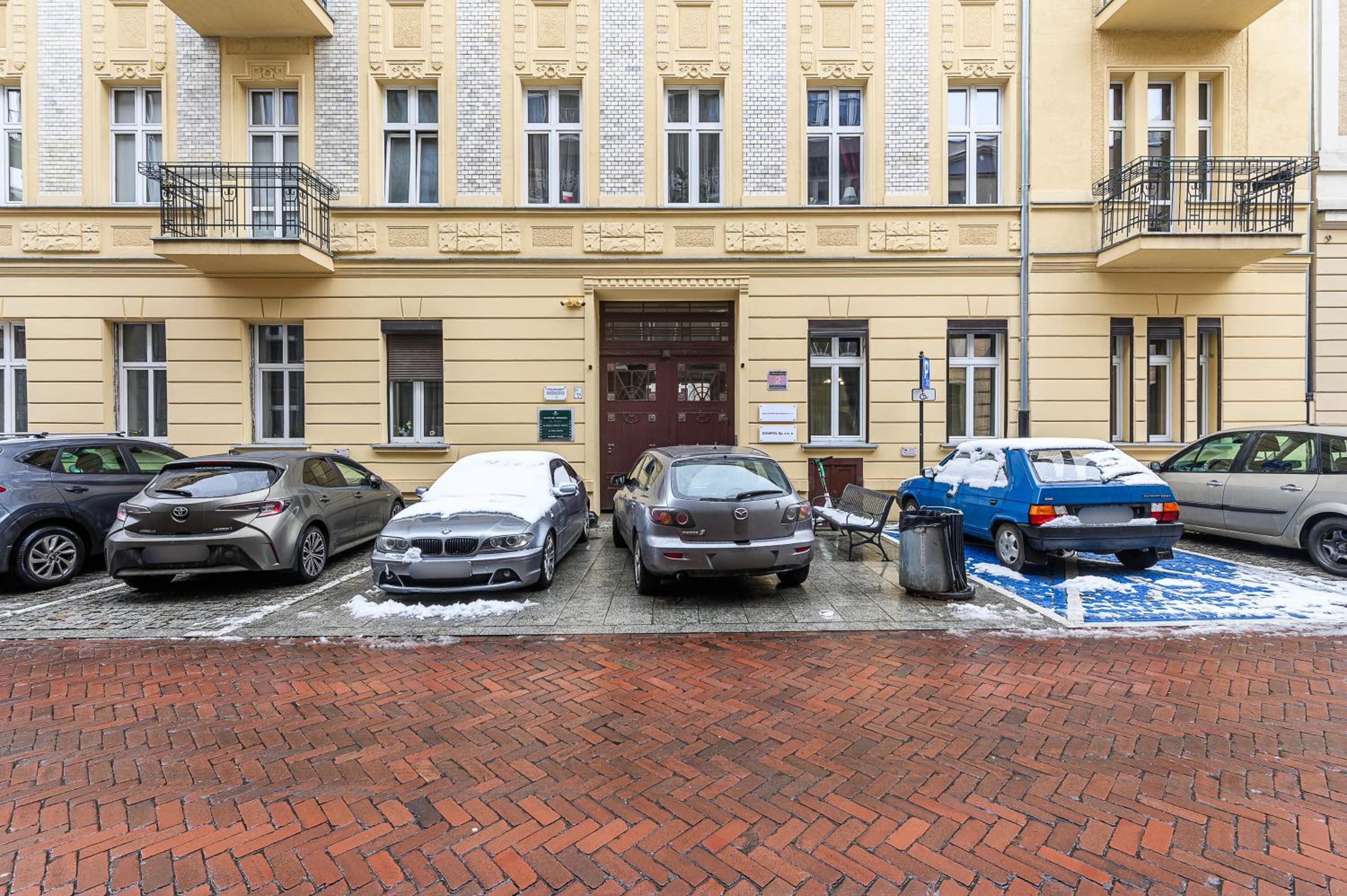 Lumina bright apartment in the City Center