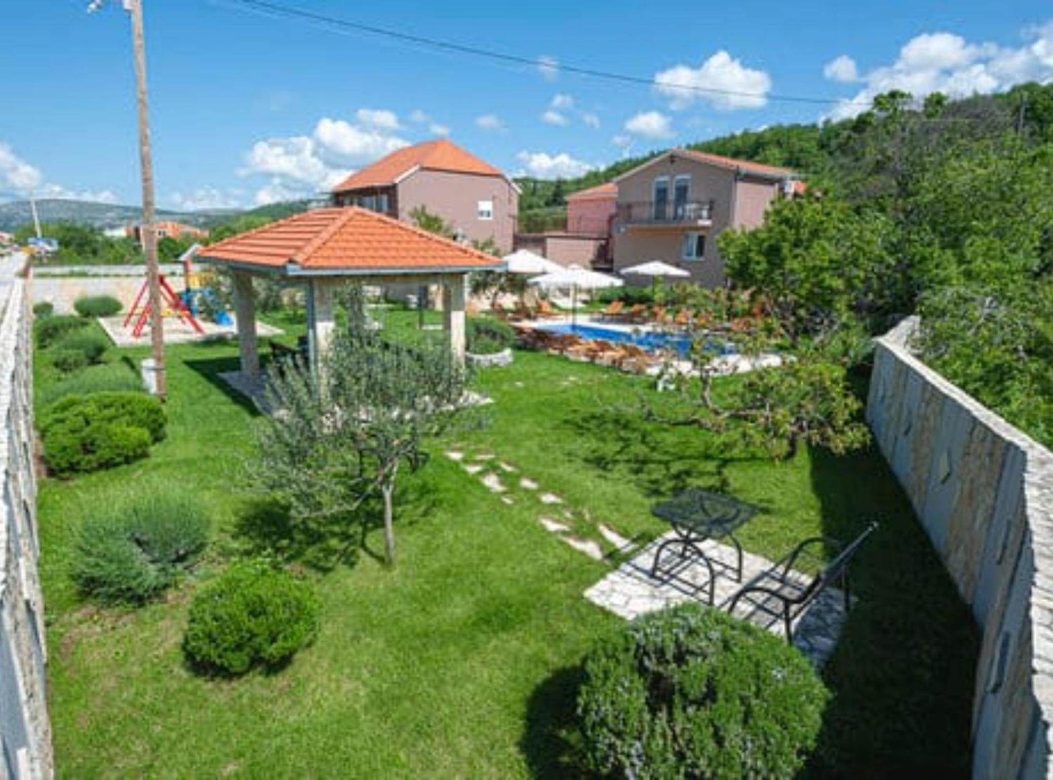 Villa Popovića dvori