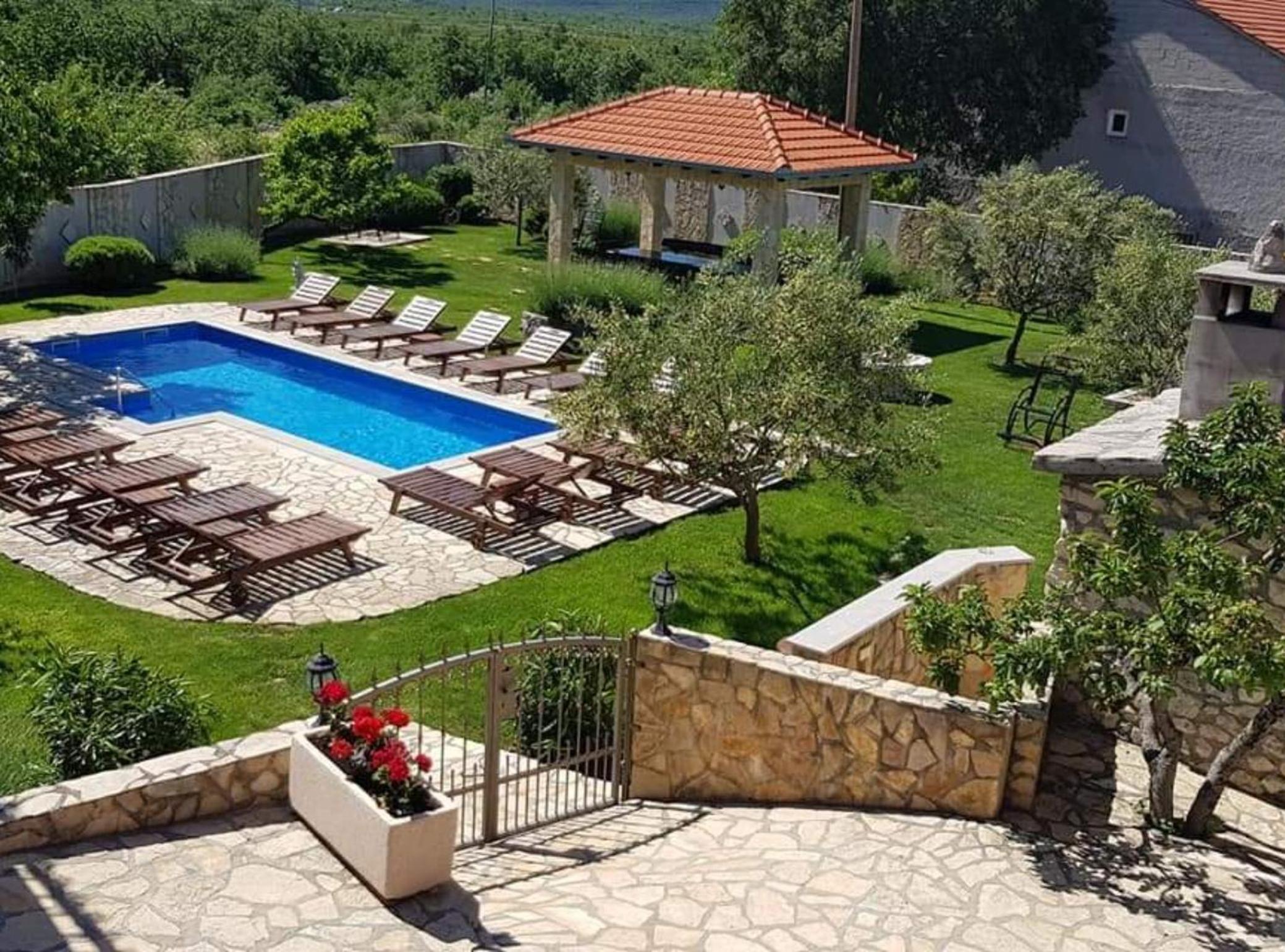 Villa Popovića dvori