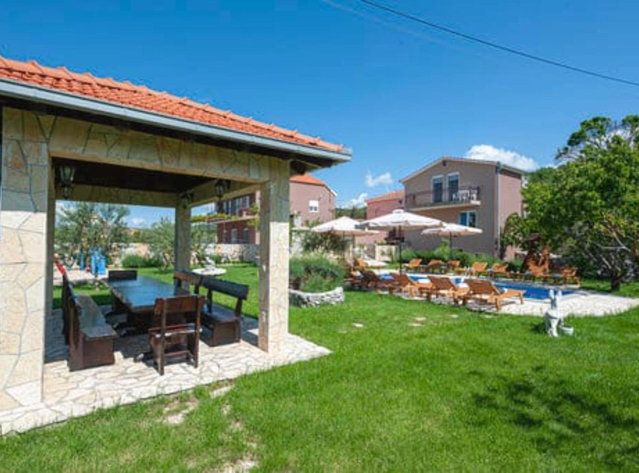 Villa Popovića dvori