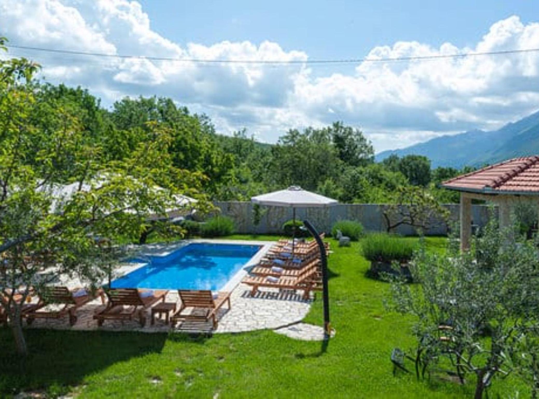 Villa Popovića dvori