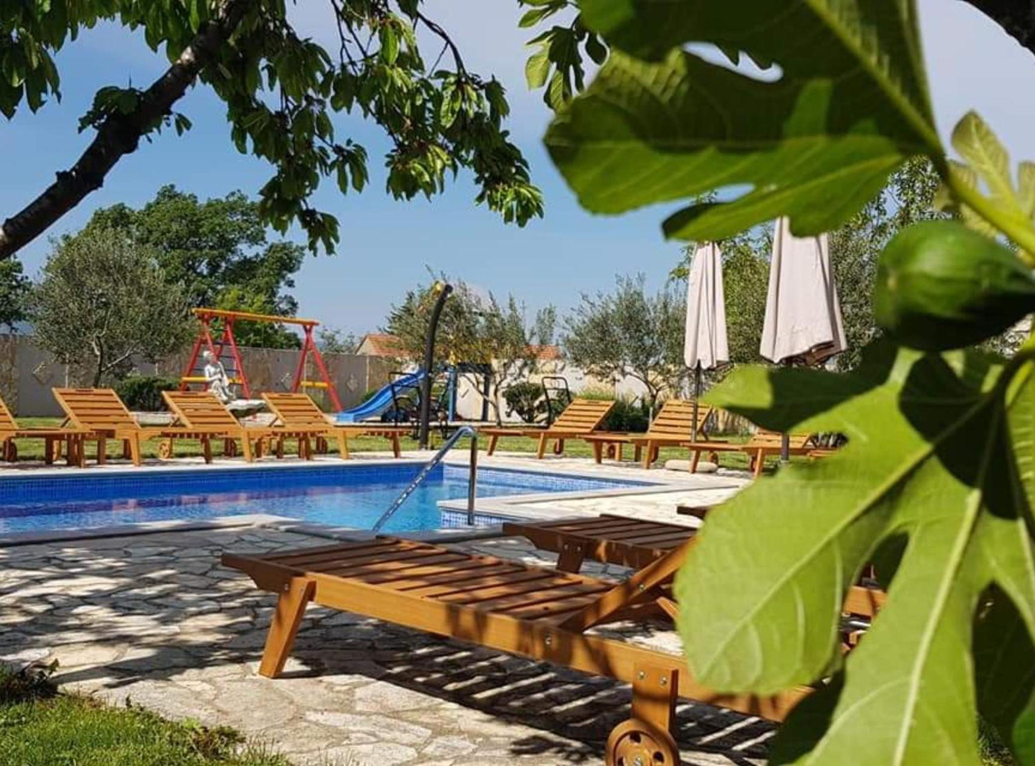 Villa Popovića dvori