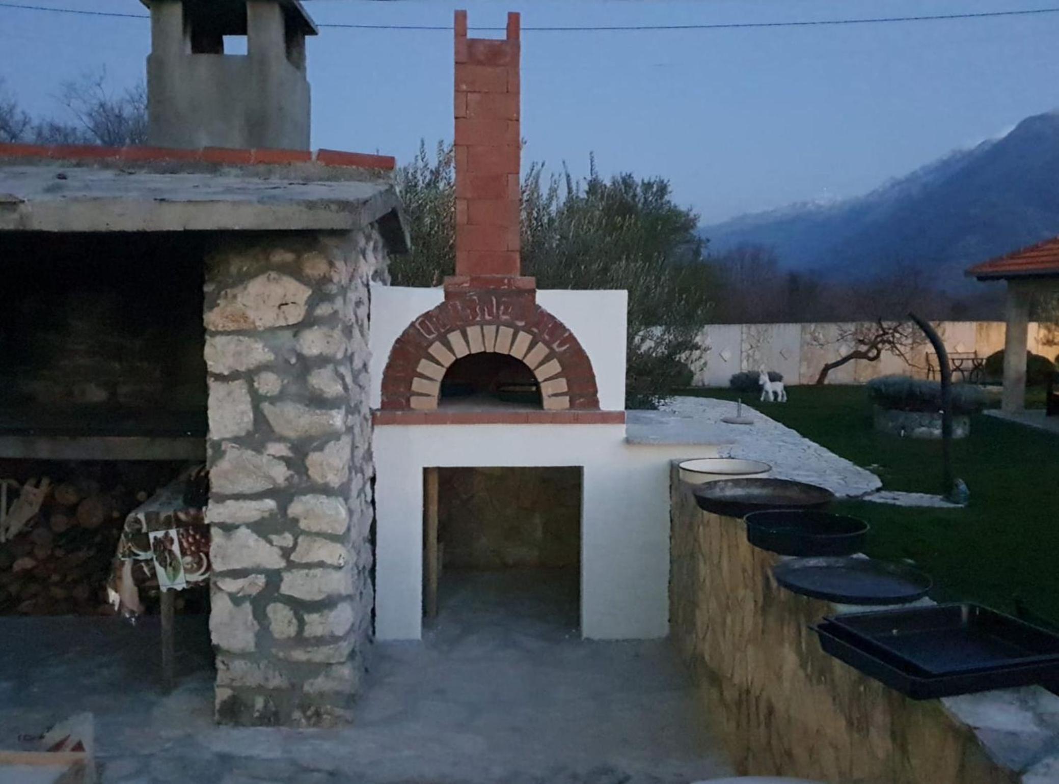 Villa Popovića dvori