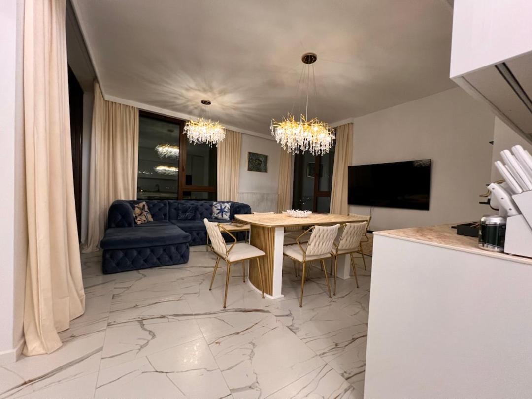 Bulvar & Parking by Downtown Apartments