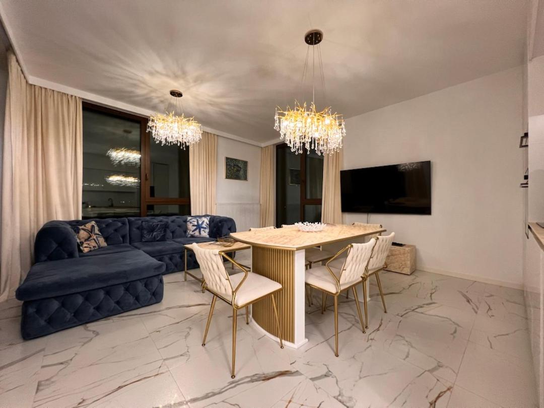Bulvar & Parking by Downtown Apartments