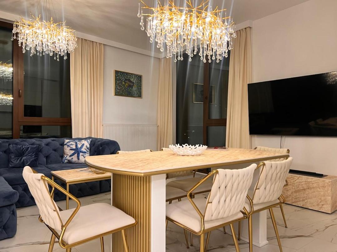 Bulvar & Parking by Downtown Apartments