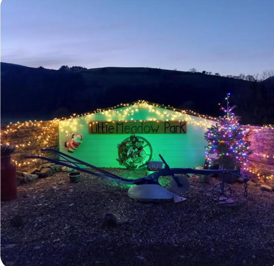 Alpaca cabin-mountain view-hot tub-rural retreat