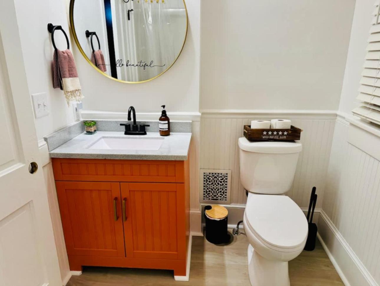 Jungle House Columbus Sleep 24 Downtown Ohio Free Parking - Near Convention Center & Nationwide Arena - 8BR Short North Luxury Home - Over 5,800 Five Star 