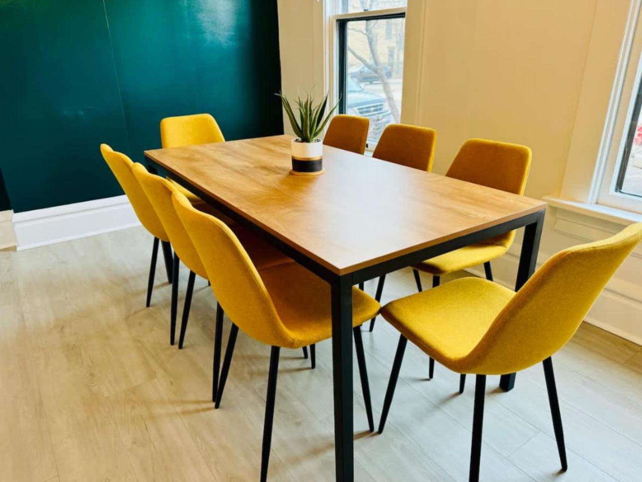 Jungle House Luxury Homes - Columbus Downtown Short North - Near Convention Center & Nationwide Arena - Sleeps up to 12 - Free Parking - Over 5,800 Five St
