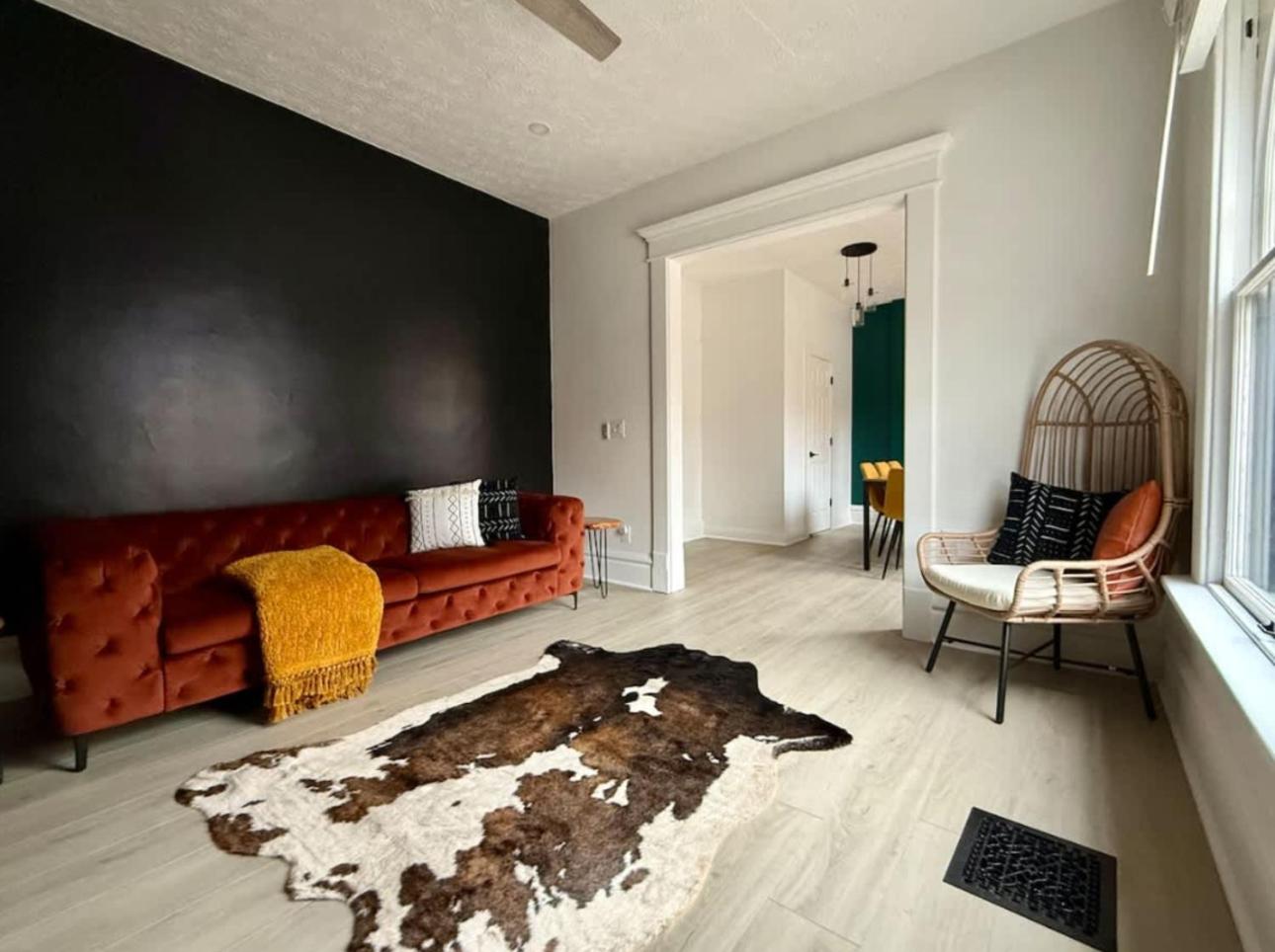 Jungle House Luxury Homes - Columbus Downtown Short North - Near Convention Center & Nationwide Arena - Sleeps up to 48 - Free Parking - Over 5,800 Five St