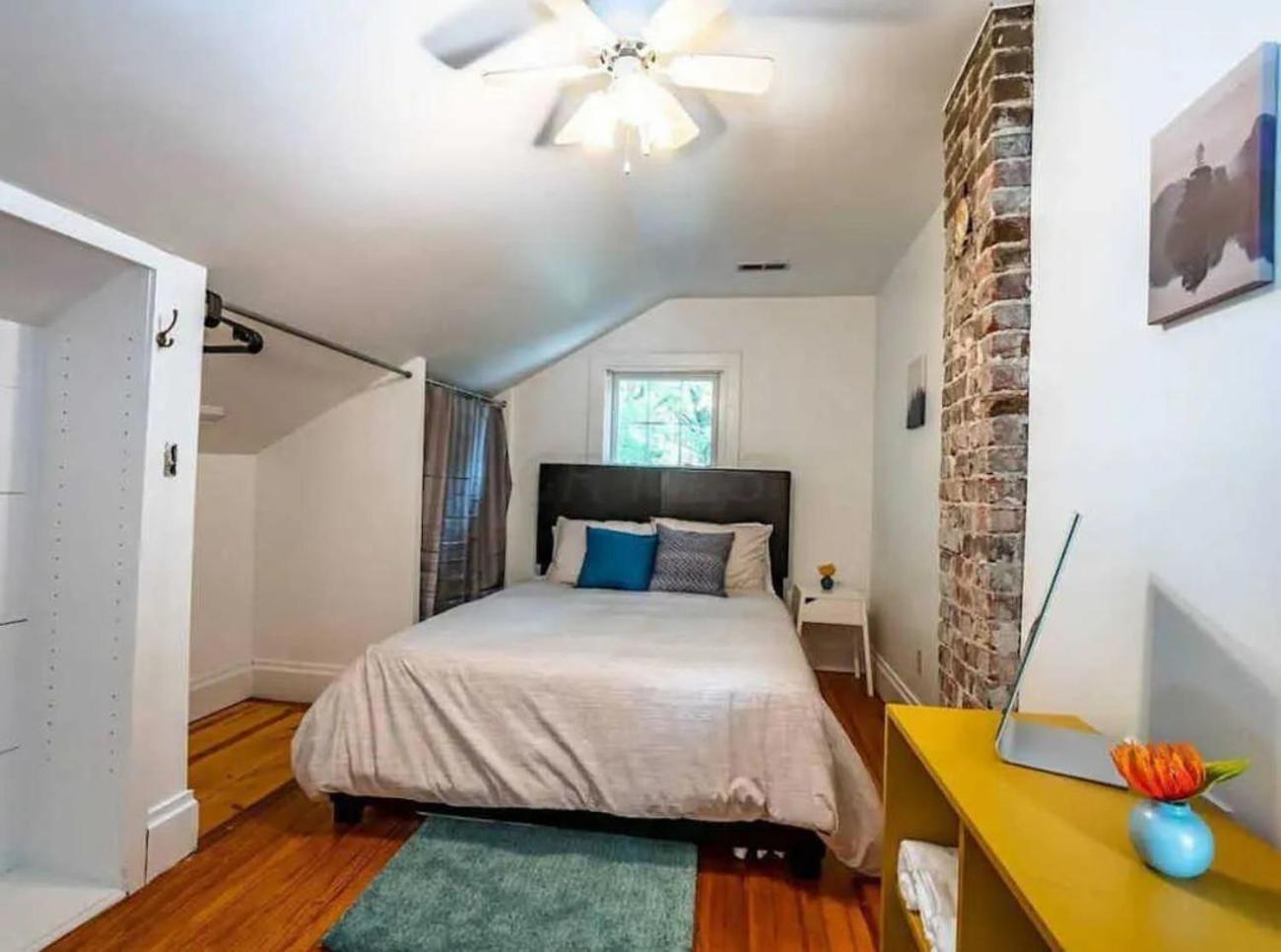 Jungle House Columbus Short North Downtown Free Parking - Near Convention Center & Nationwide Arena - 4BR Luxury Home - Sleeps 14 - Over 5,800 Five Star St