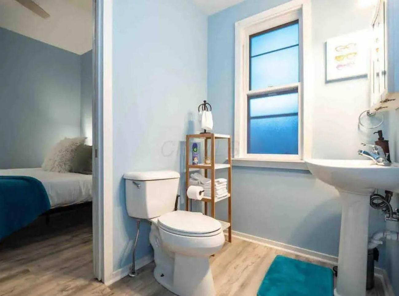 Jungle House Luxury Homes - Columbus Downtown Short North - Near Convention Center & Nationwide Arena - Sleeps up to 20 - Free Parking - Over 5,800 Five St