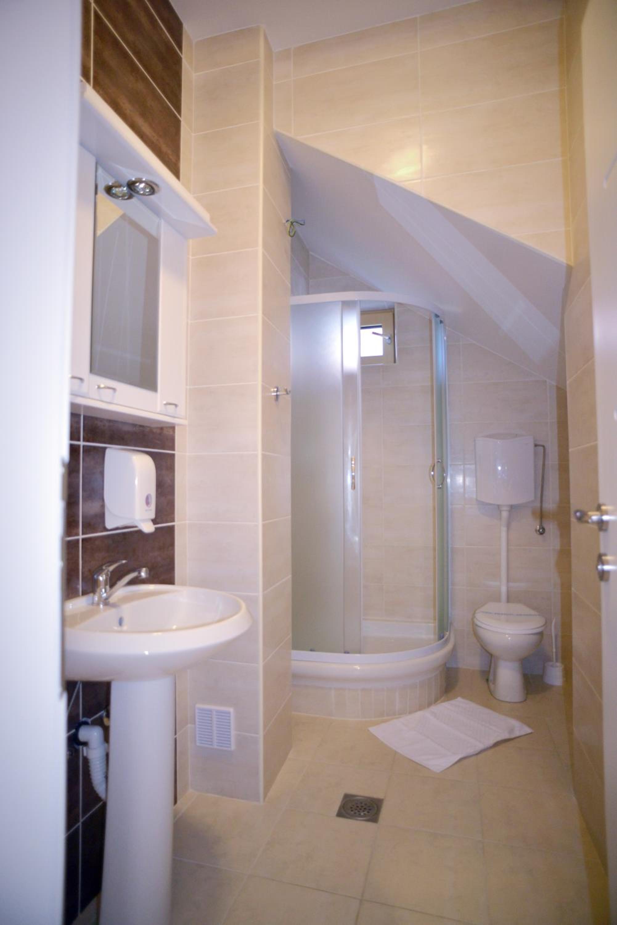 Lotos Rooms Nis Free Parking