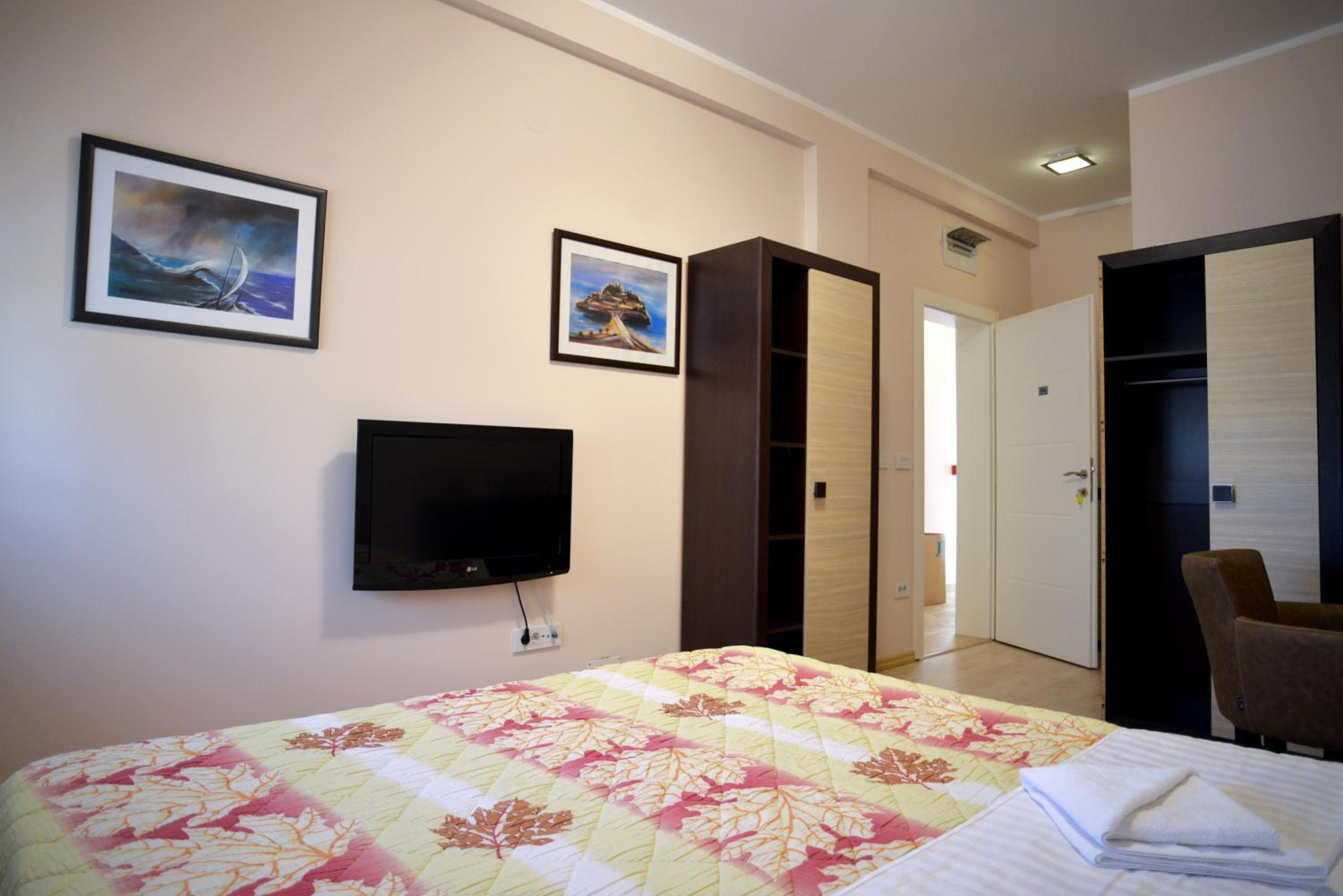 Lotos Rooms Nis Free Parking