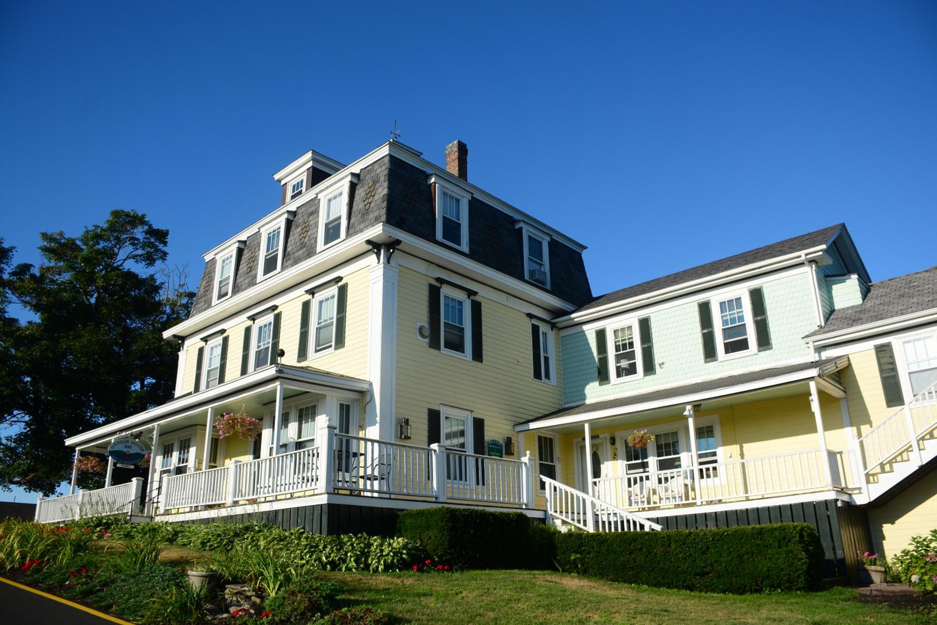 Harbor House Inn
