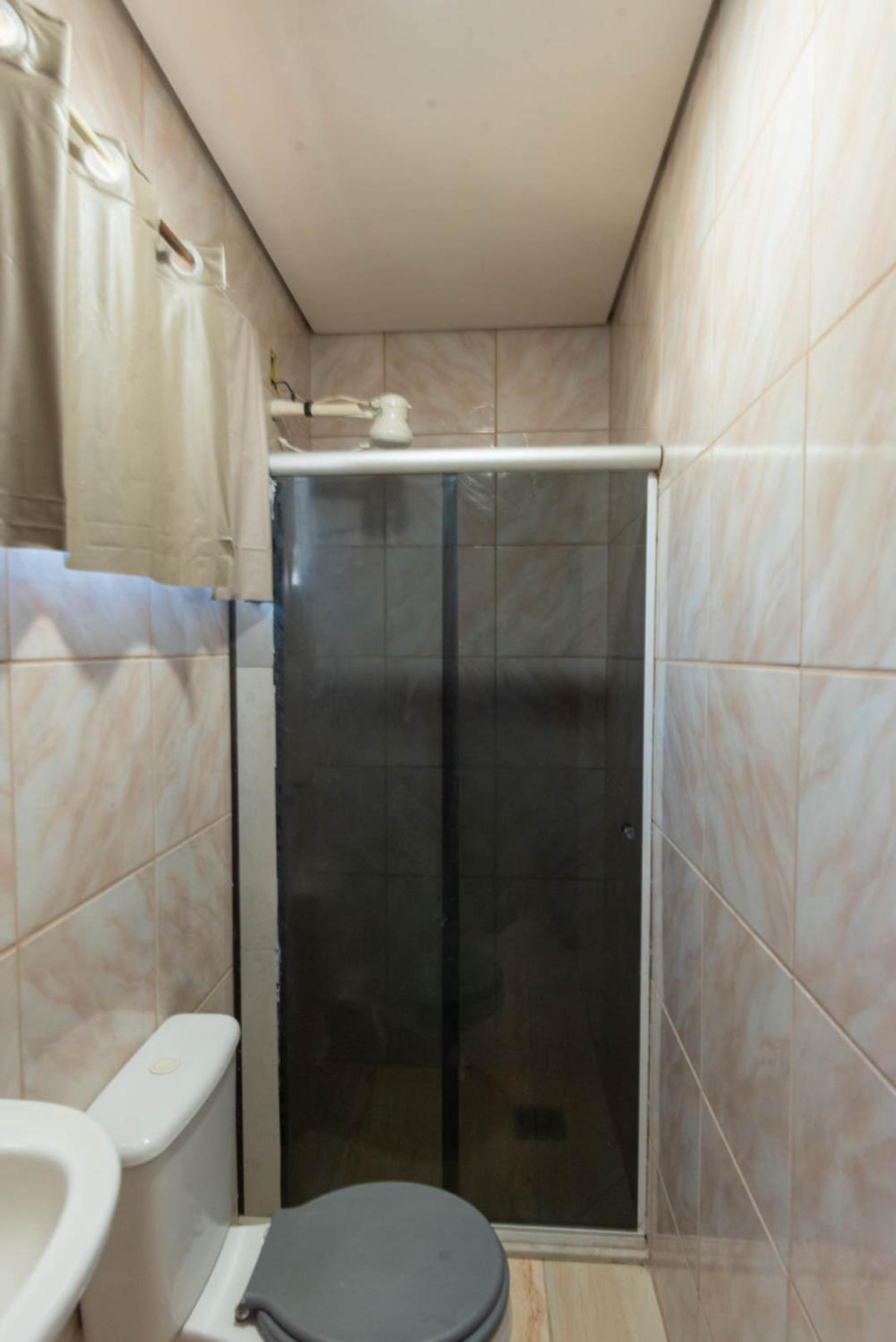 Casa com Piscina e Churrasqueira no Parque Fehr