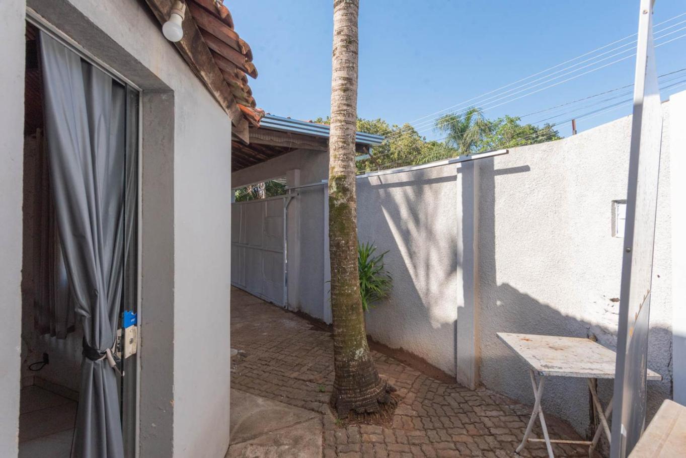 Casa com Piscina e Churrasqueira no Parque Fehr
