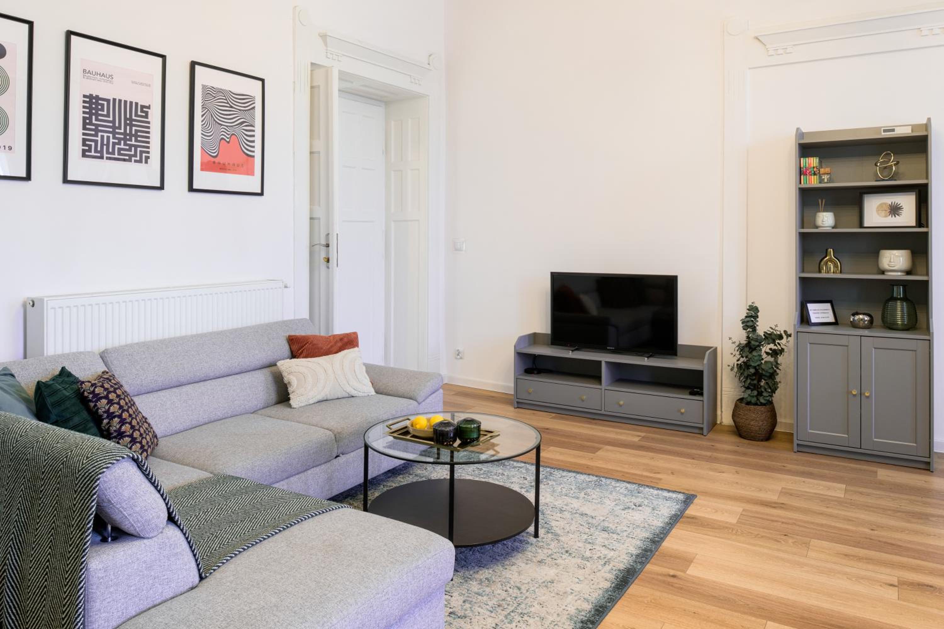 WAWELOVE Piłsudskiego - 3 bedroom apt. with balcony and free parking!