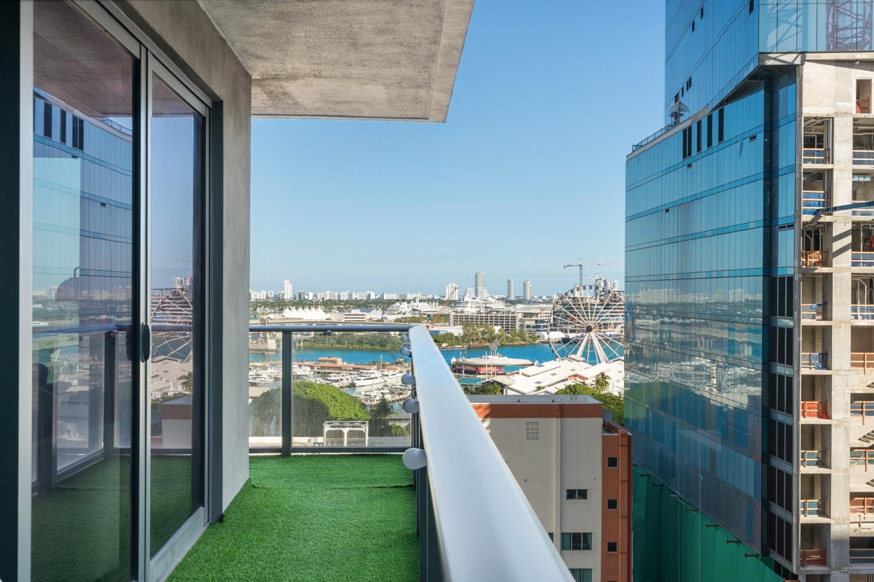 High-Rise Condo in Downtown Miami