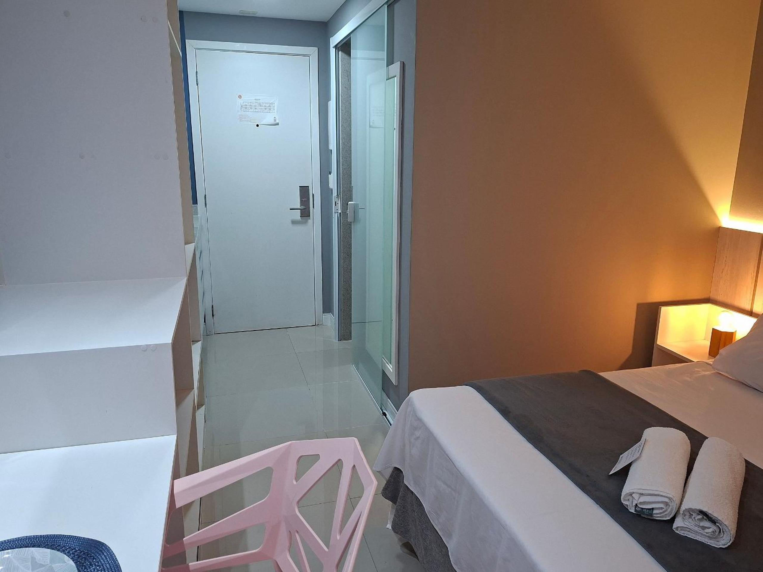 Stay with pool and sauna just steps from the beach in Cabo Frio - HSC