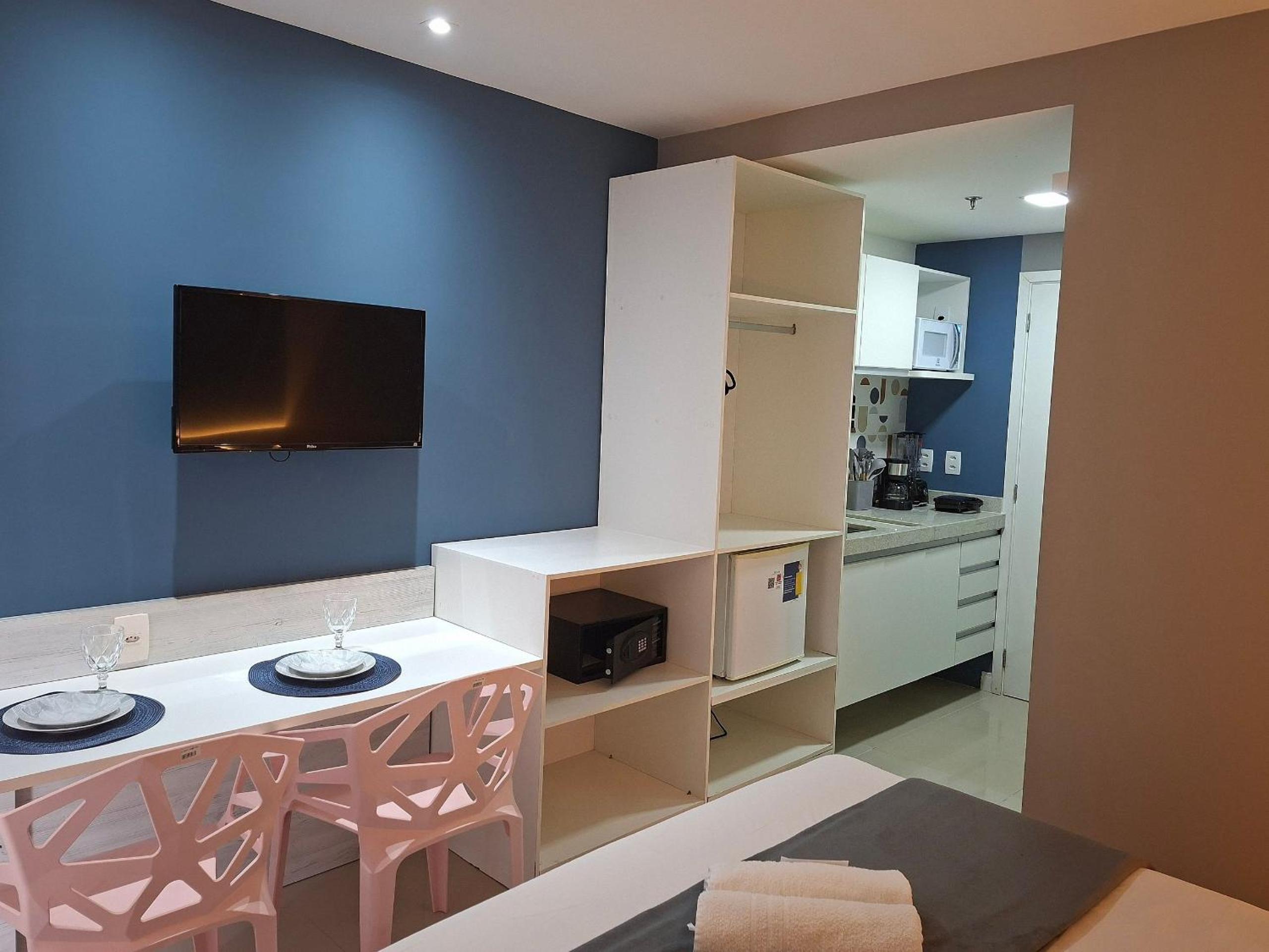 Stay with pool and sauna just steps from the beach in Cabo Frio - HSC