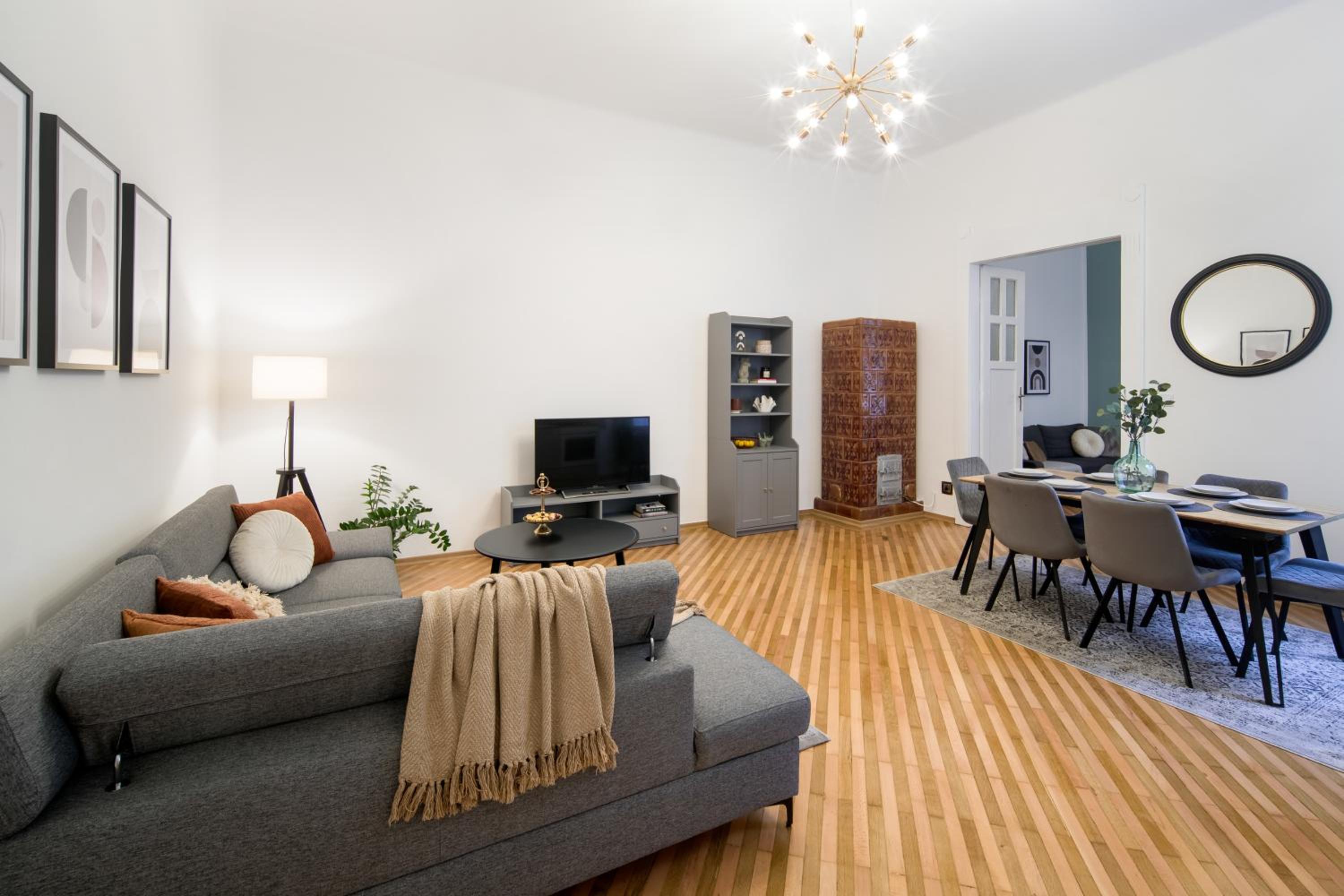 WAWELOVE Piłsudskiego - 3 bedroom apt. with balcony and free parking!