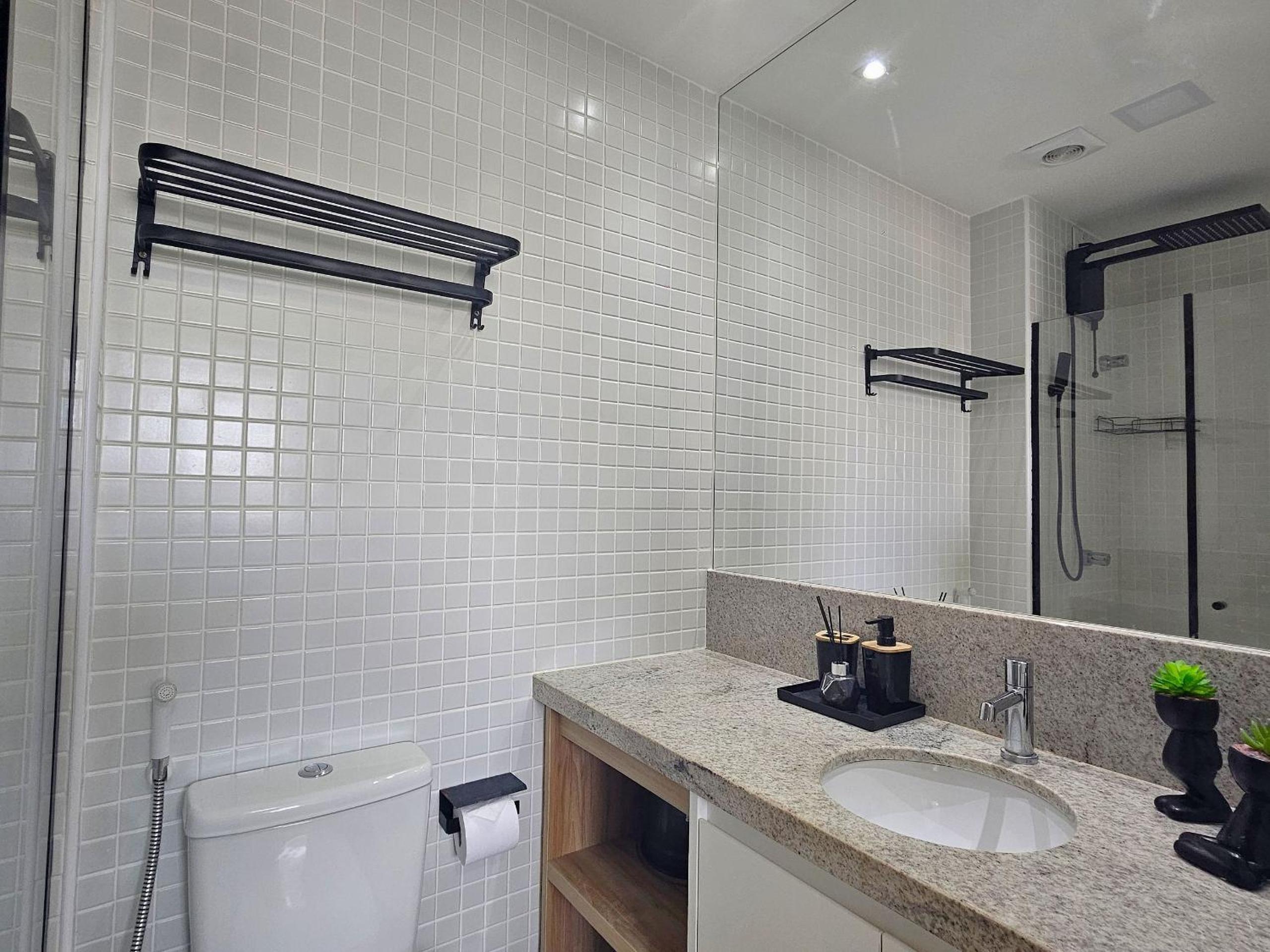 Condo. w/ Pool and Gym 70 m from the Beach - SMA