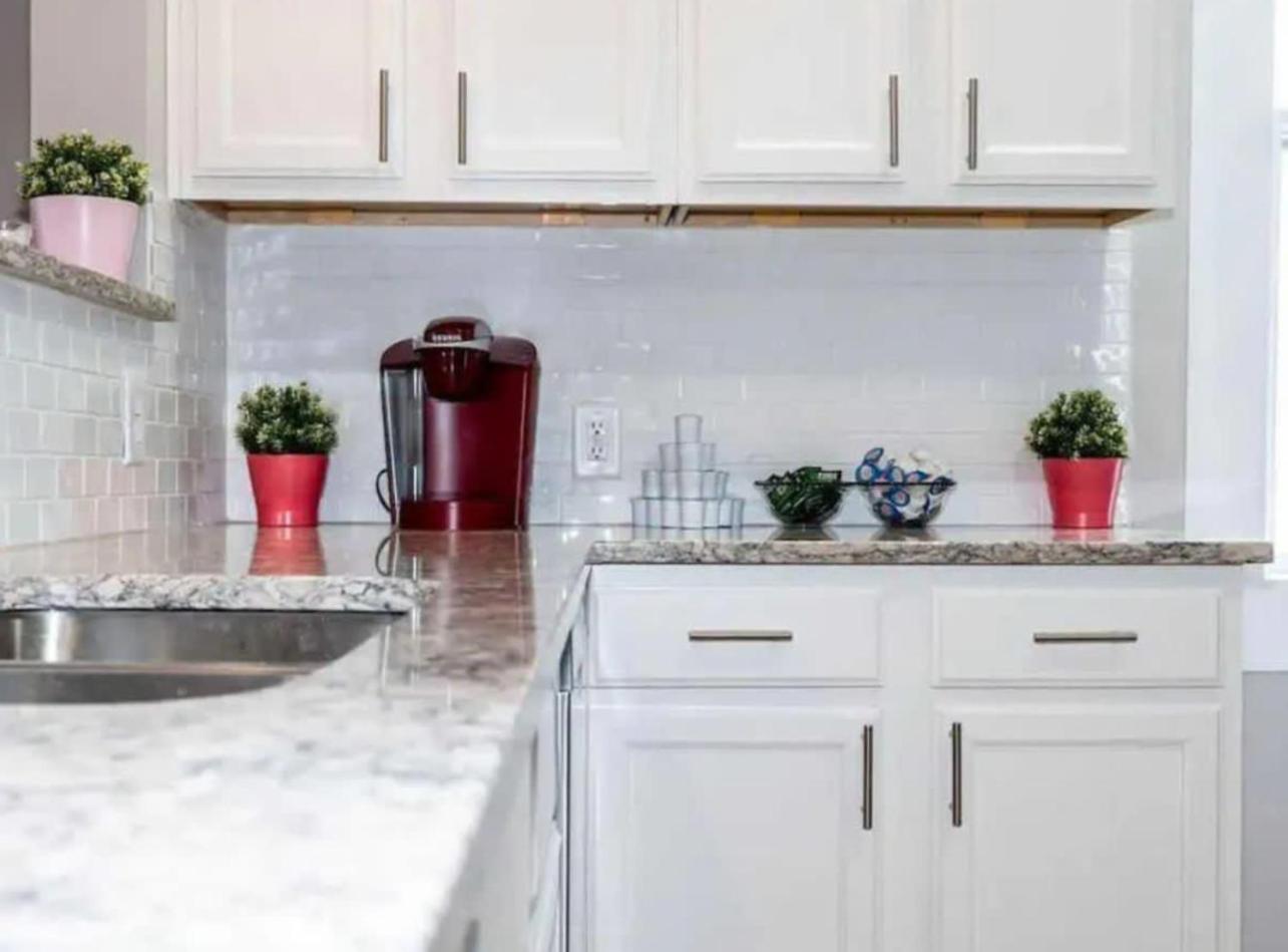 Jungle House Columbus Downtown Free Parking Sleeps 8 - Near Convention Center & Nationwide Arena - 2BR Short North Luxury Home - Over 5,800 Five Star Stays