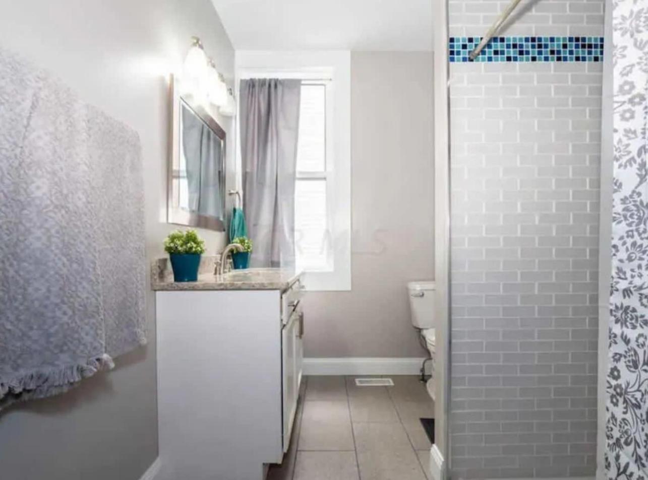 Jungle House Columbus Downtown Free Parking Sleeps 8 - Near Convention Center & Nationwide Arena - 2BR Short North Luxury Home - Over 5,800 Five Star Stays