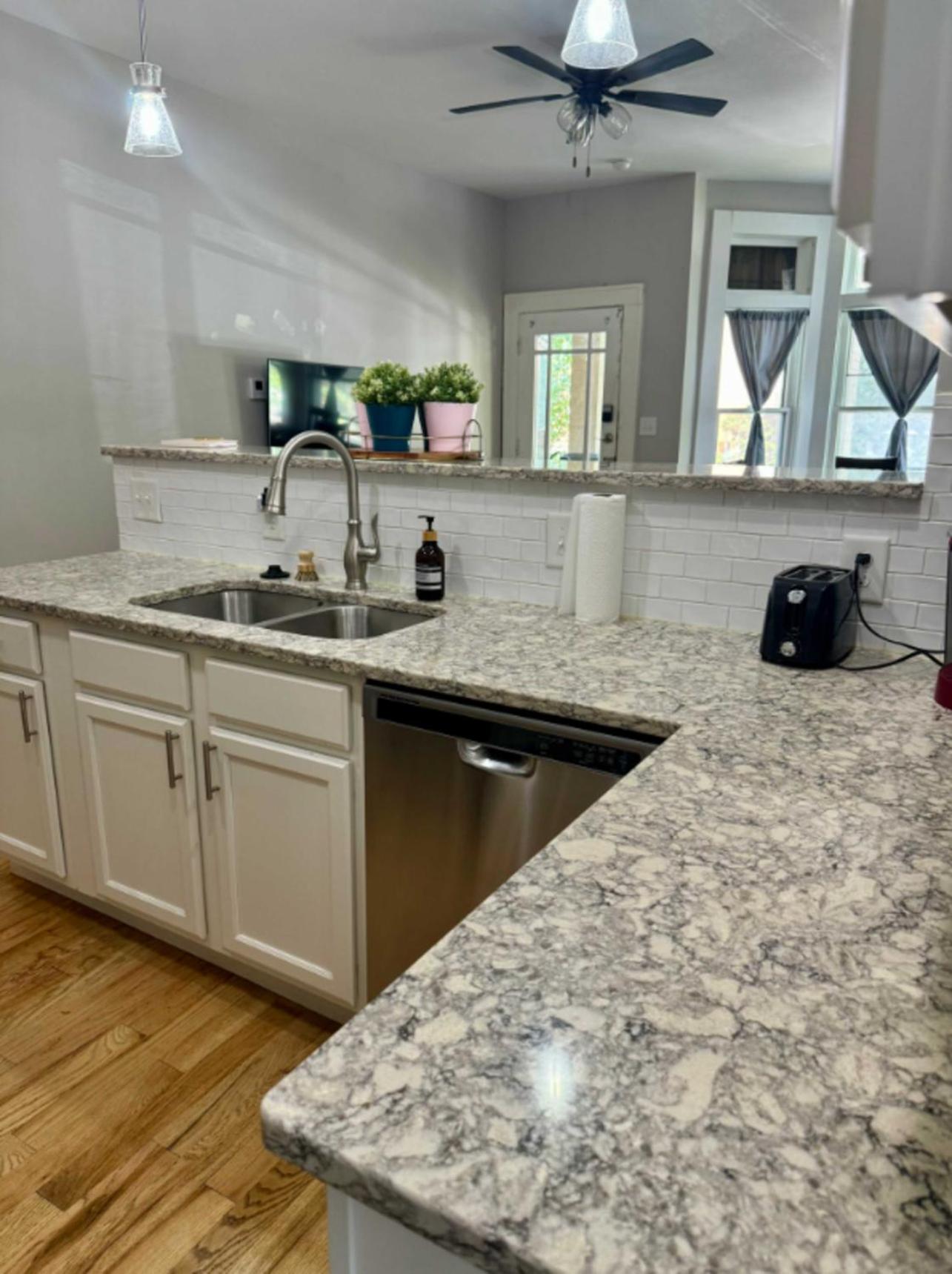 Jungle House Columbus Downtown Free Parking Sleeps 8 - Near Convention Center & Nationwide Arena - 2BR Short North Luxury Home - Over 5,800 Five Star Stays